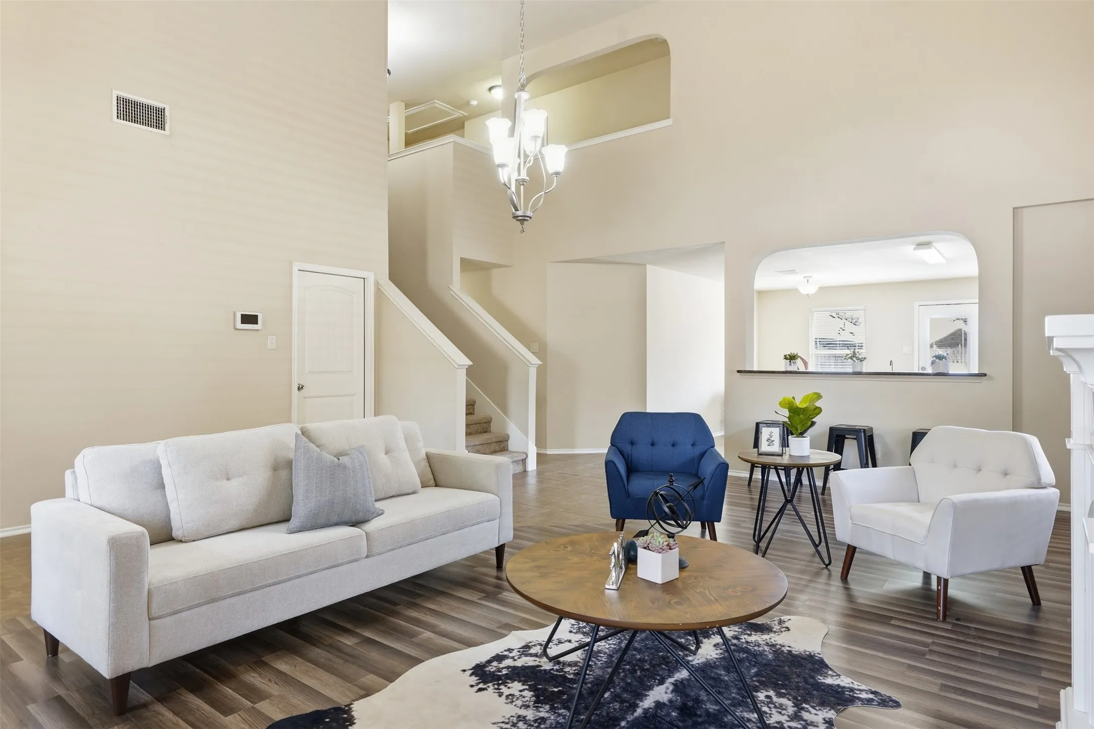 The connected living and kitchen areas provide the open floor plan today’s Waxahachie homebuyers are looking for