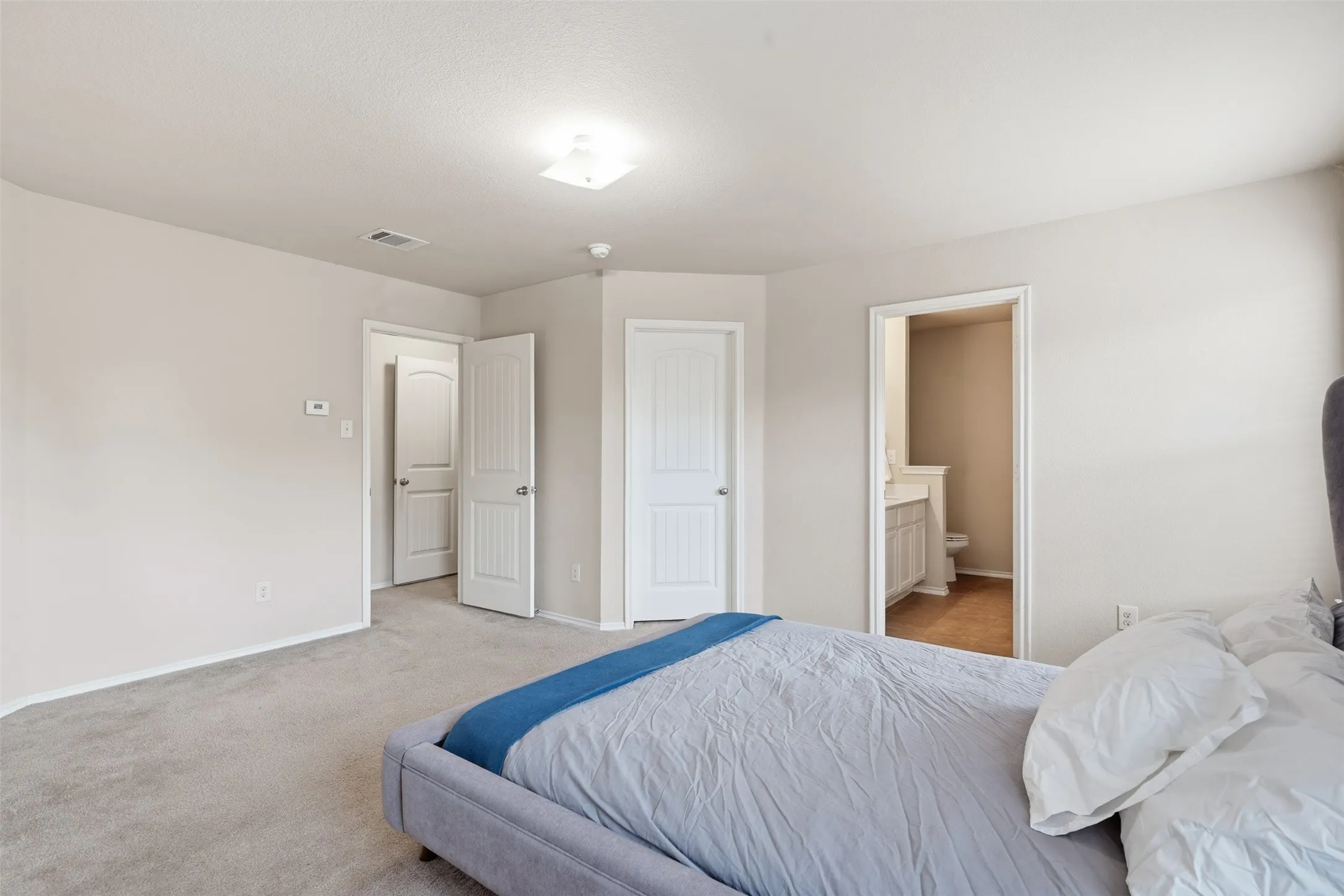Single Family Residence For Sale in Ellis County , 227 Old Spanish Trail, Waxahachie, Texas 75167, 4 Bedroom, 3 Bathroom, 2 Garage spaces, 2,164 Sqft, built in 2014, mls#21384026, Real Estate Agent in Waxahachie, Homes For Sale in Ellis county, Homes For Sale in Waxahachie, Realtor in Waxahachie Texas, Real Estate Brokerage Independent Realty Texas, Luminita Cordes Realtor