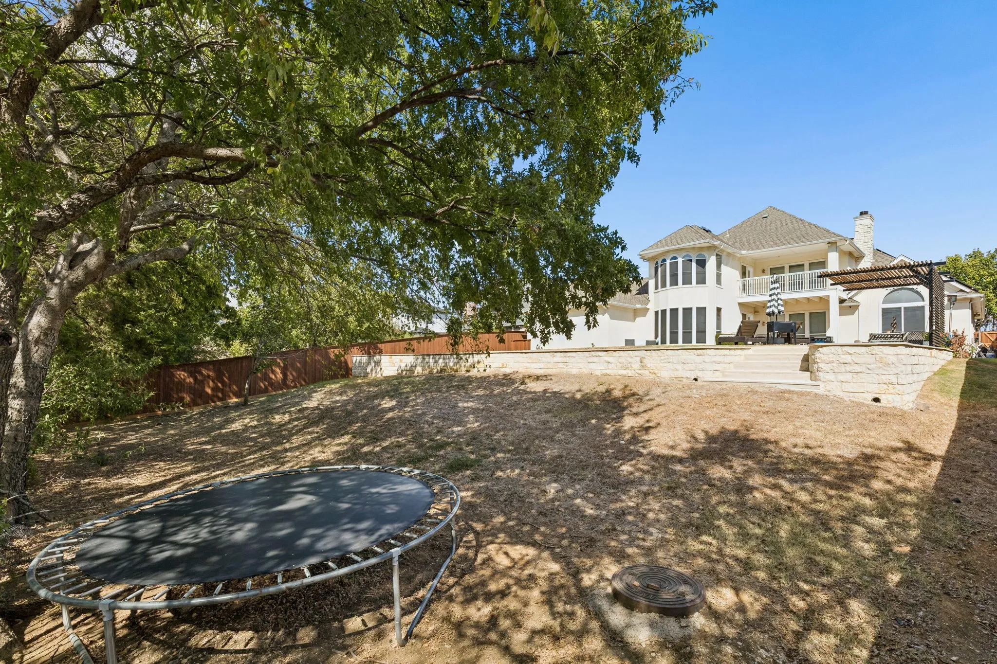 Single Family Residence For Sale in Dallas County , 1129 Wishing Well Court, Cedar Hill, Texas 75104, 5 Bedroom, 3 Bathroom, 3 Garage spaces, 3,342 Sqft, built in 1998, mls#21367897, Real Estate Agent in Cedar Hill, Homes For Sale in Dallas county, Homes For Sale in Cedar Hill, Realtor in Cedar Hill Texas, Real Estate Brokerage Independent Realty Texas, Luminita Cordes Realtor