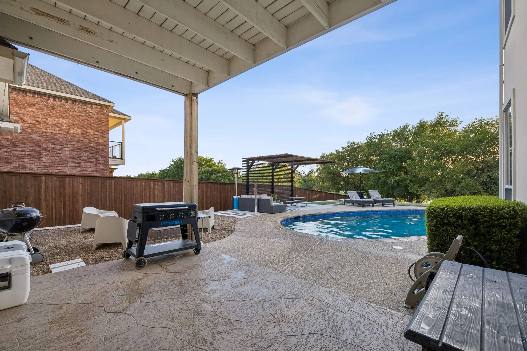 Single Family Residence For Sale in Dallas County , 1129 Wishing Well Court, Cedar Hill, Texas 75104, 5 Bedroom, 3 Bathroom, 3 Garage spaces, 3,342 Sqft, built in 1998, mls#21367897, Real Estate Agent in Cedar Hill, Homes For Sale in Dallas county, Homes For Sale in Cedar Hill, Realtor in Cedar Hill Texas, Real Estate Brokerage Independent Realty Texas, Luminita Cordes Realtor