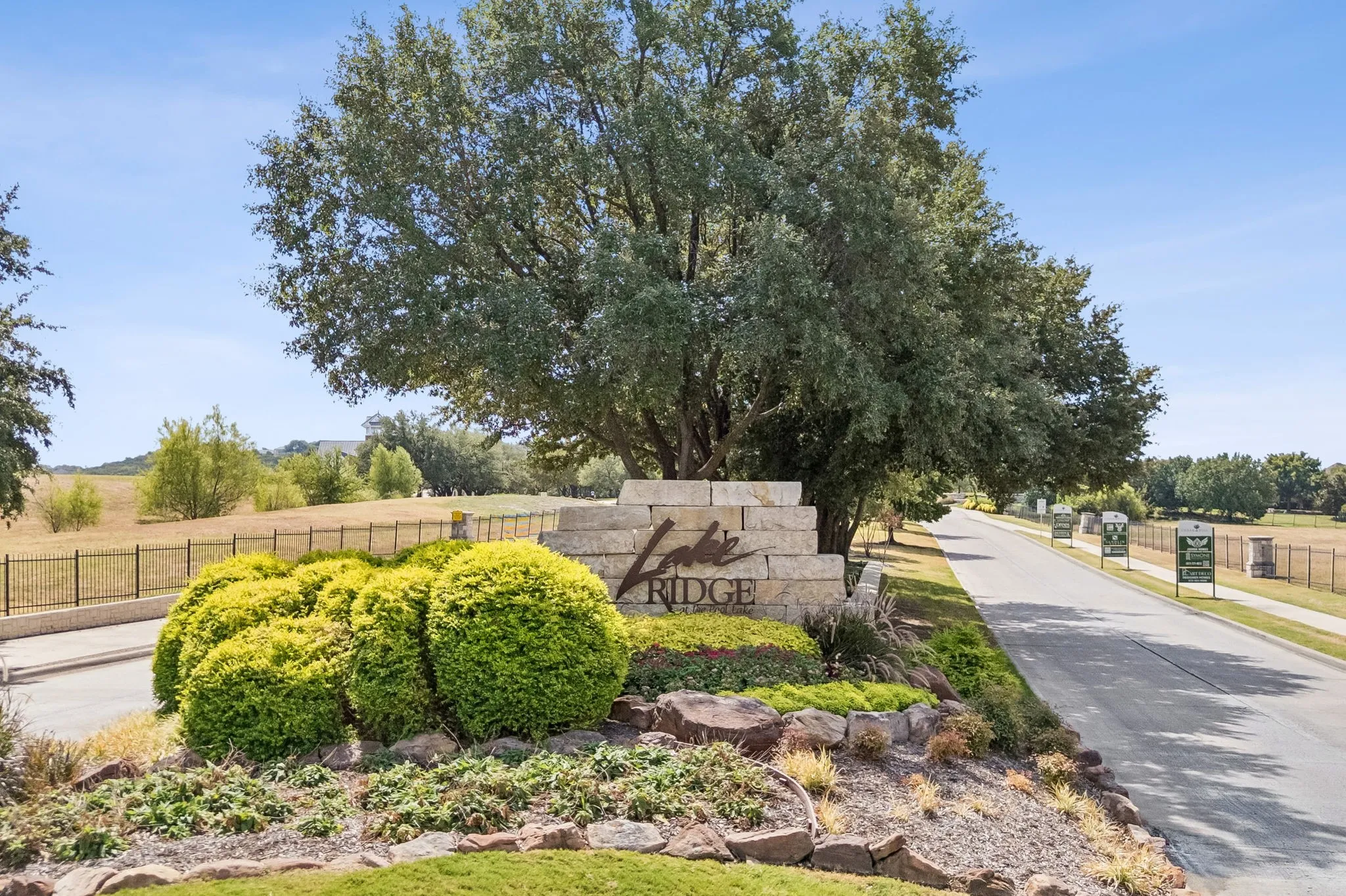 Lake Ridge community entrance