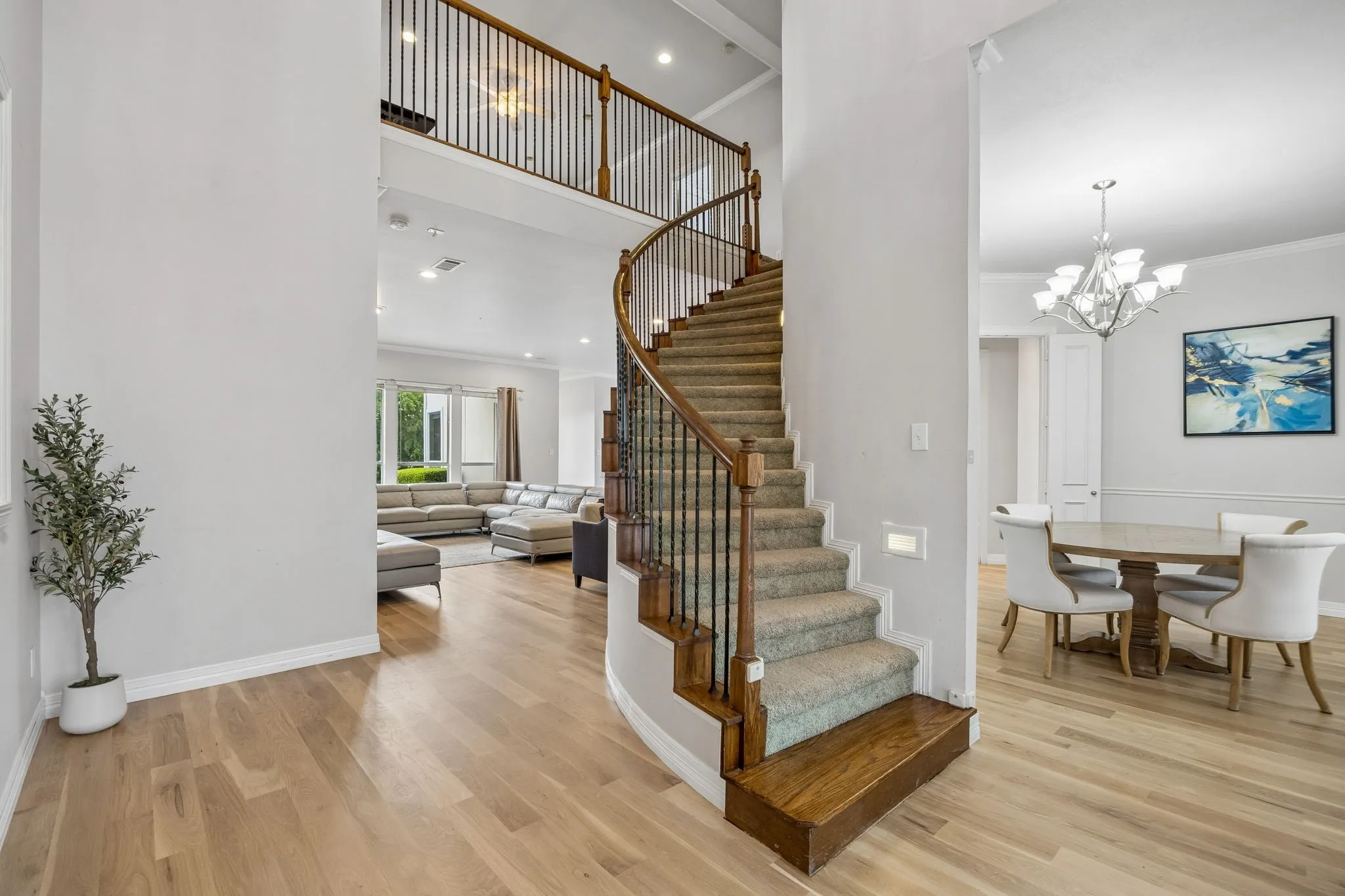 beautiful entry with dining room