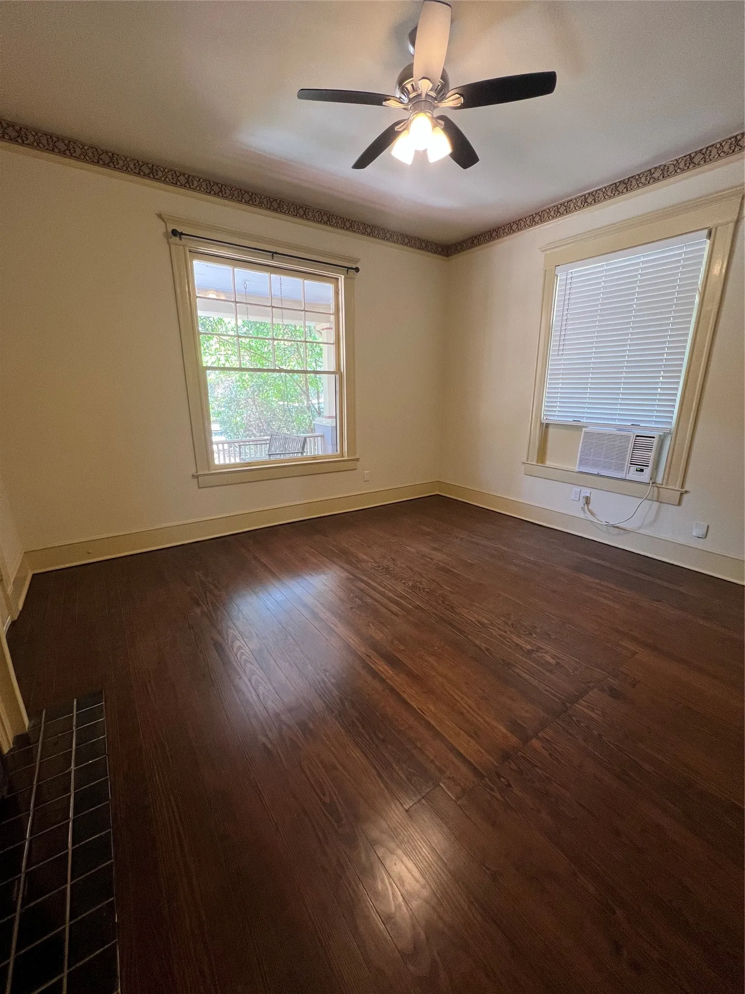 Apartment For Rent in Dallas County , 4325 Junius Street, Dallas, Texas 75246, 0, 1 Bathroom, Garage spaces, 592 Sqft, built in 1930, mls#21383465, Real Estate Agent in Dallas, Homes For Rent in Dallas county, Homes For Rent in Dallas, Realtor in Dallas Texas, Real Estate Brokerage Independent Realty Texas, Luminita Cordes Realtor