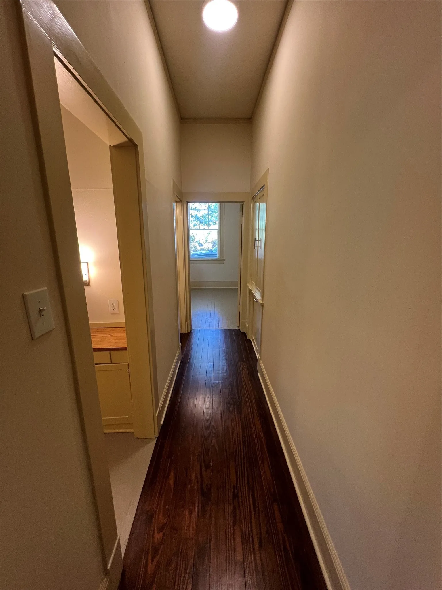 Apartment For Rent in Dallas County , 4325 Junius Street, Dallas, Texas 75246, 0, 1 Bathroom, Garage spaces, 592 Sqft, built in 1930, mls#21383465, Real Estate Agent in Dallas, Homes For Rent in Dallas county, Homes For Rent in Dallas, Realtor in Dallas Texas, Real Estate Brokerage Independent Realty Texas, Luminita Cordes Realtor