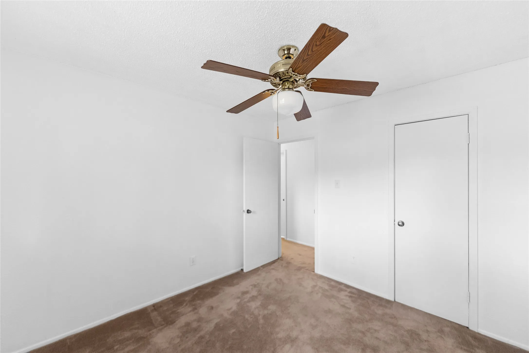 Single Family Residence For Sale in Tarrant County , 1710 Carla Avenue, Arlington, Texas 76014, 3 Bedroom, 2 Bathroom, 2 Garage spaces, 1,220 Sqft, built in 1970, mls#21383550, Real Estate Agent in Arlington, Homes For Sale in Tarrant county, Homes For Sale in Arlington, Realtor in Arlington Texas, Real Estate Brokerage Independent Realty Texas, Luminita Cordes Realtor