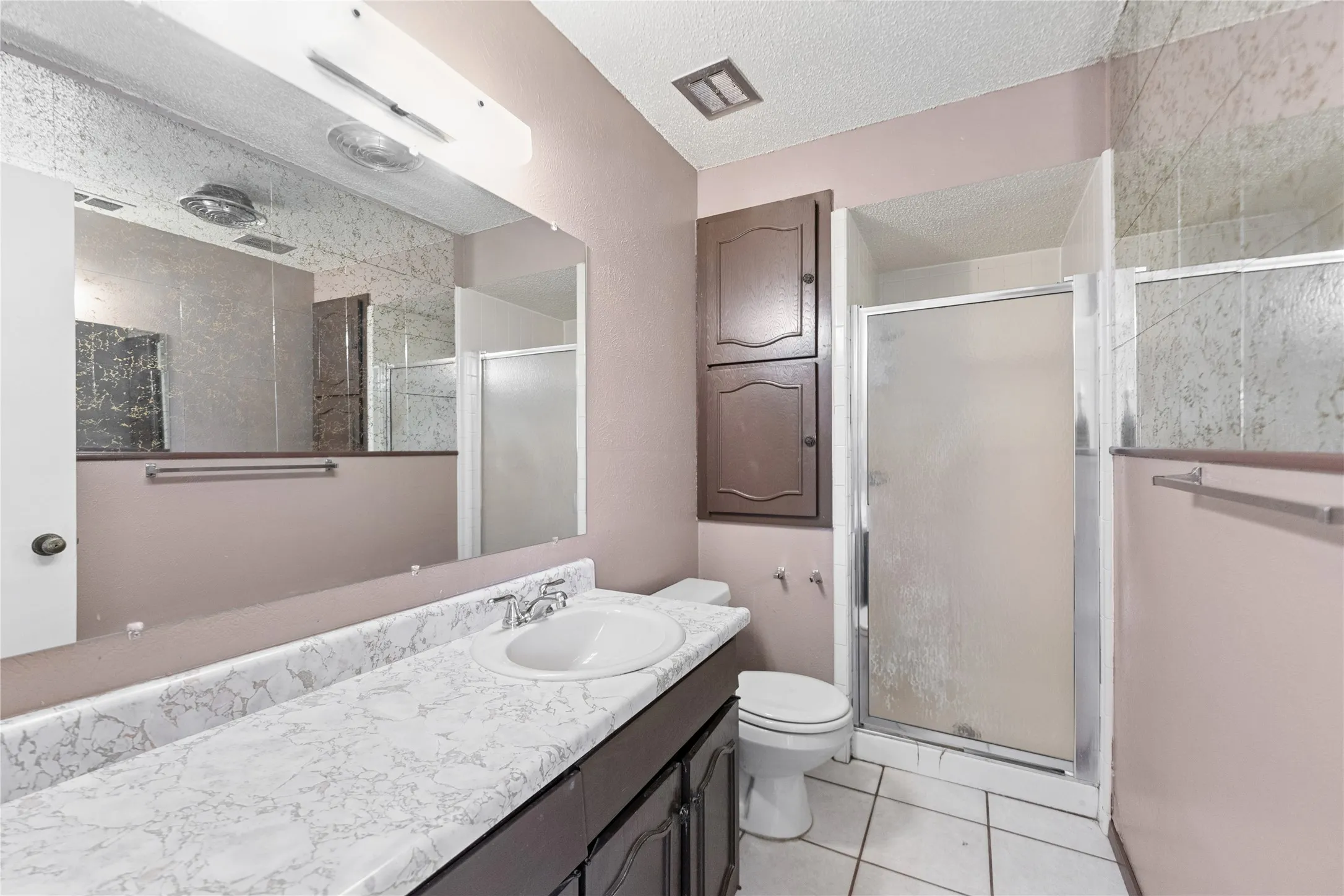 Single Family Residence For Sale in Tarrant County , 1710 Carla Avenue, Arlington, Texas 76014, 3 Bedroom, 2 Bathroom, 2 Garage spaces, 1,220 Sqft, built in 1970, mls#21383550, Real Estate Agent in Arlington, Homes For Sale in Tarrant county, Homes For Sale in Arlington, Realtor in Arlington Texas, Real Estate Brokerage Independent Realty Texas, Luminita Cordes Realtor