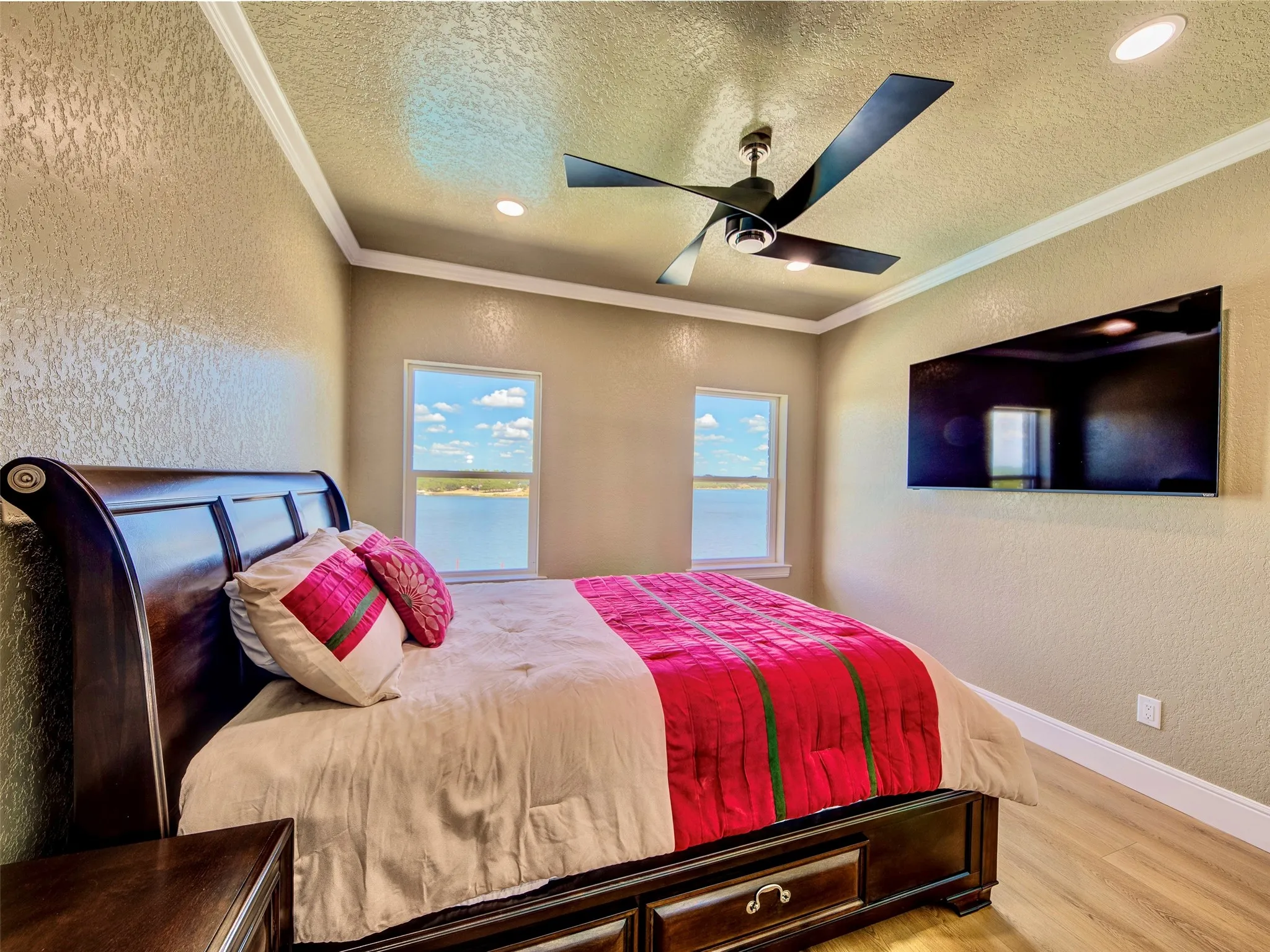Single Family Residence For Sale in Montague County , 288 W Carter Heights, Bowie, Texas 76230, 6 Bedroom, 5 Bathroom, 3 Garage spaces, 4,875 Sqft, built in 2024, mls#21378259, Real Estate Agent in Bowie, Homes For Sale in Montague county, Homes For Sale in Bowie, Realtor in Bowie Texas, Real Estate Brokerage Independent Realty Texas, Luminita Cordes Realtor