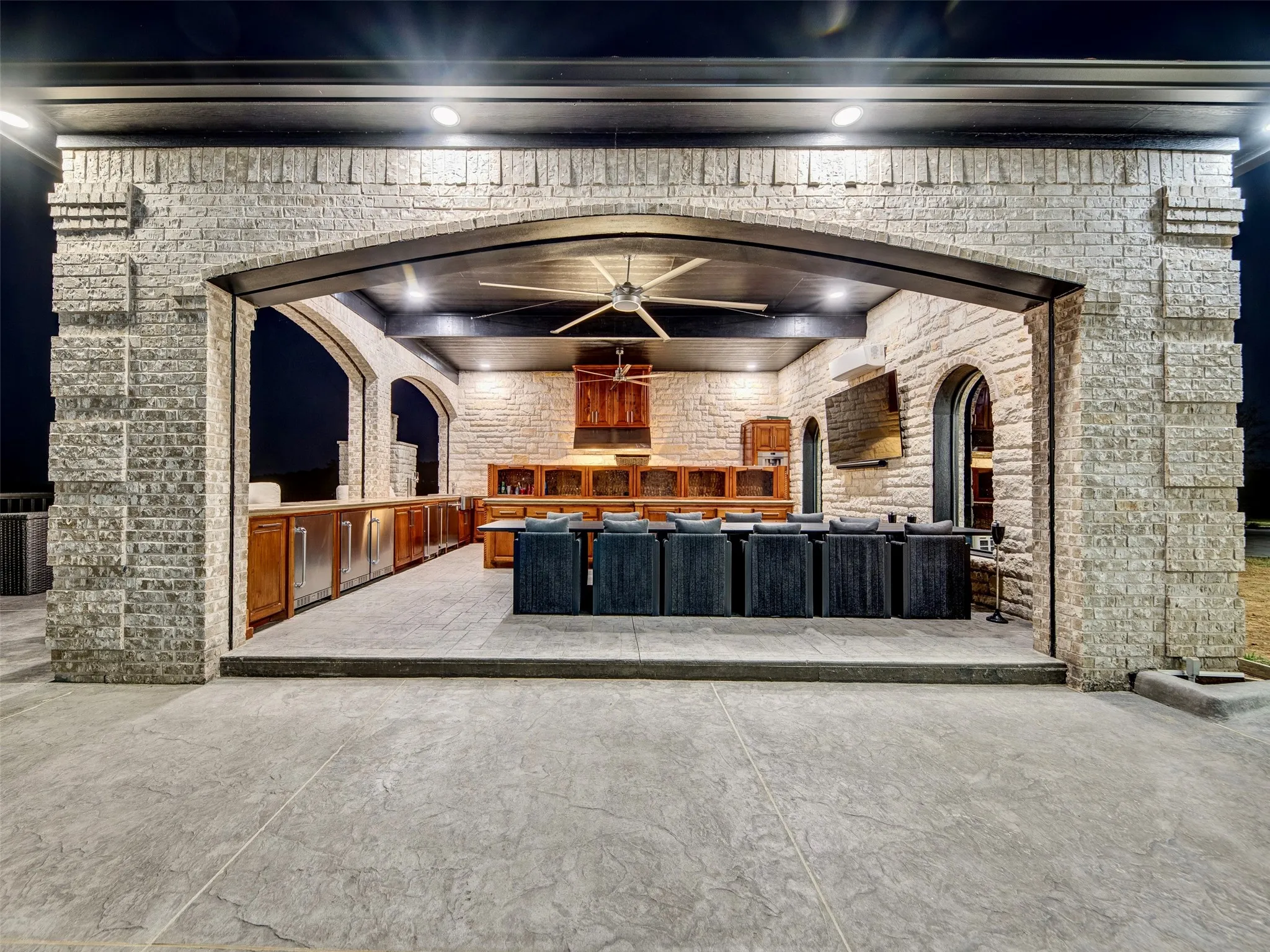 Single Family Residence For Sale in Montague County , 288 W Carter Heights, Bowie, Texas 76230, 6 Bedroom, 5 Bathroom, 3 Garage spaces, 4,875 Sqft, built in 2024, mls#21378259, Real Estate Agent in Bowie, Homes For Sale in Montague county, Homes For Sale in Bowie, Realtor in Bowie Texas, Real Estate Brokerage Independent Realty Texas, Luminita Cordes Realtor