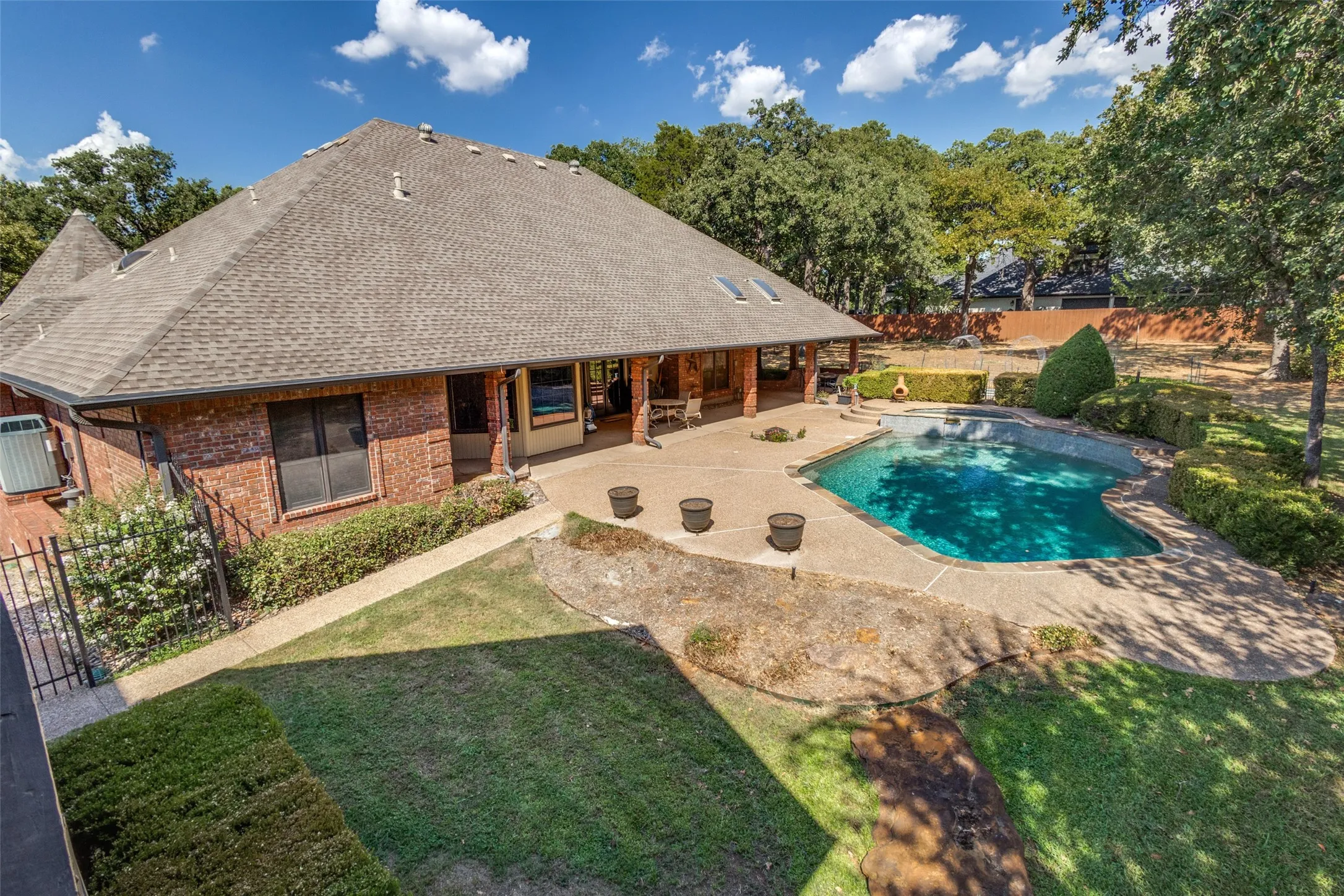 Single Family Residence For Sale in Tarrant County , 1013 Diamond Boulevard, Southlake, Texas 76092, 5 Bedroom, 8 Bathroom, 3 Garage spaces, 5,345 Sqft, built in 1985, mls#21384036, Real Estate Agent in Southlake, Homes For Sale in Tarrant county, Homes For Sale in Southlake, Realtor in Southlake Texas, Real Estate Brokerage Independent Realty Texas, Luminita Cordes Realtor