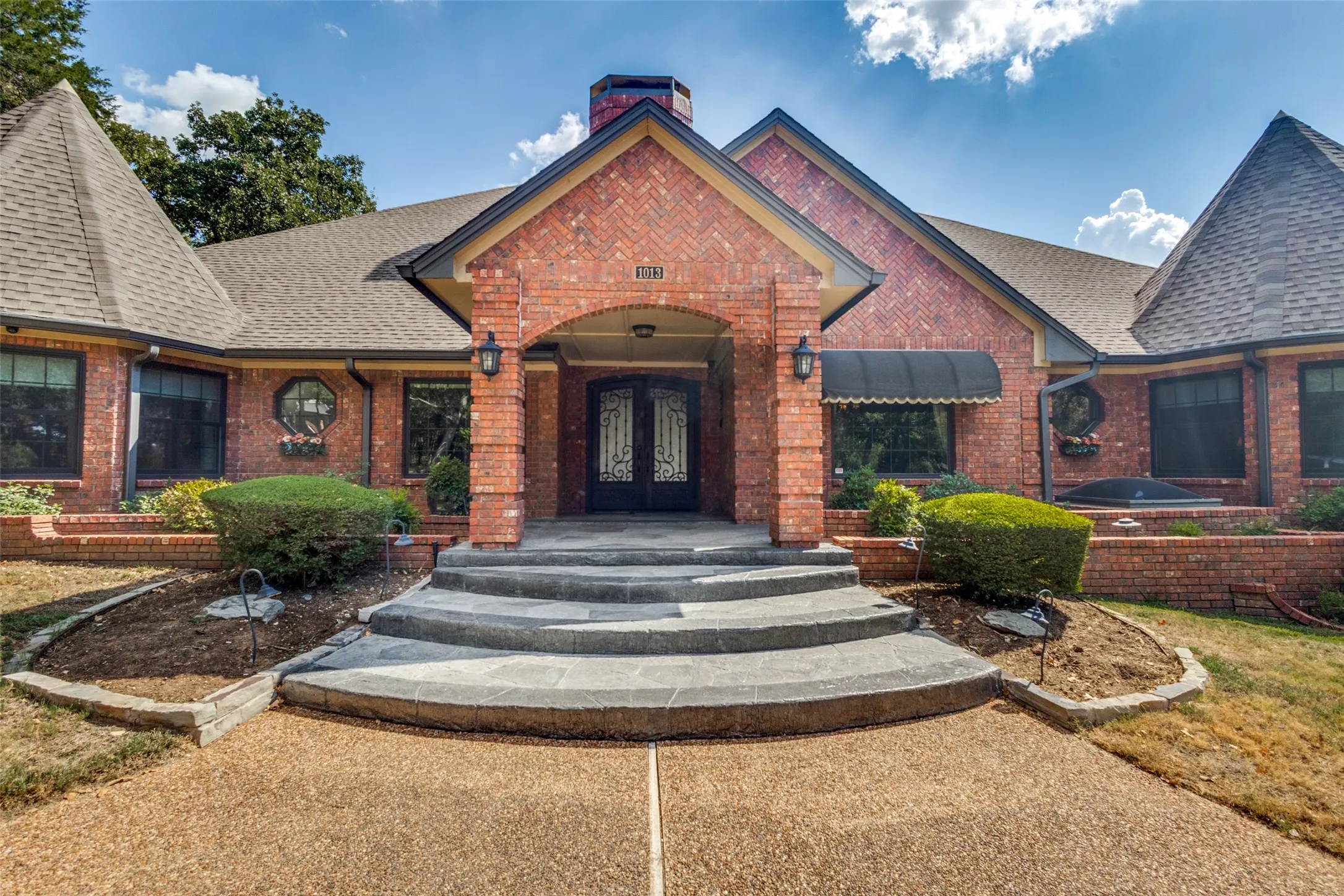 Single Family Residence For Sale in Tarrant County , 1013 Diamond Boulevard, Southlake, Texas 76092, 5 Bedroom, 8 Bathroom, 3 Garage spaces, 5,345 Sqft, built in 1985, mls#21384036, Real Estate Agent in Southlake, Homes For Sale in Tarrant county, Homes For Sale in Southlake, Realtor in Southlake Texas, Real Estate Brokerage Independent Realty Texas, Luminita Cordes Realtor