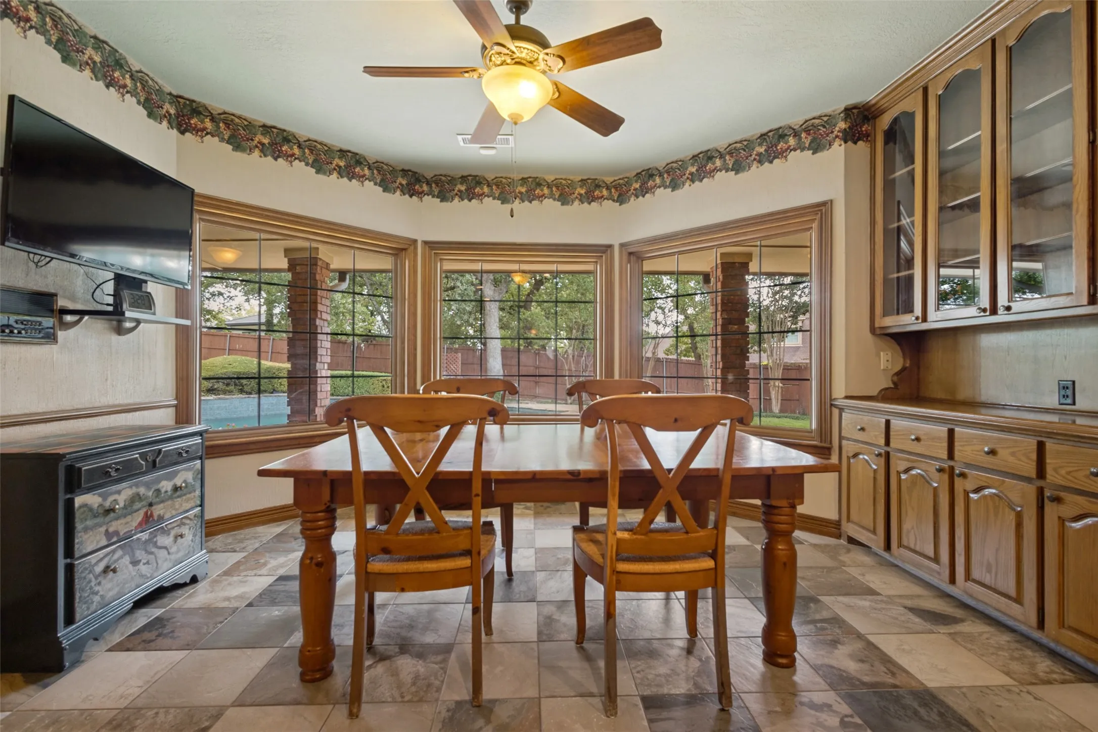 Single Family Residence For Sale in Tarrant County , 1013 Diamond Boulevard, Southlake, Texas 76092, 5 Bedroom, 8 Bathroom, 3 Garage spaces, 5,345 Sqft, built in 1985, mls#21384036, Real Estate Agent in Southlake, Homes For Sale in Tarrant county, Homes For Sale in Southlake, Realtor in Southlake Texas, Real Estate Brokerage Independent Realty Texas, Luminita Cordes Realtor