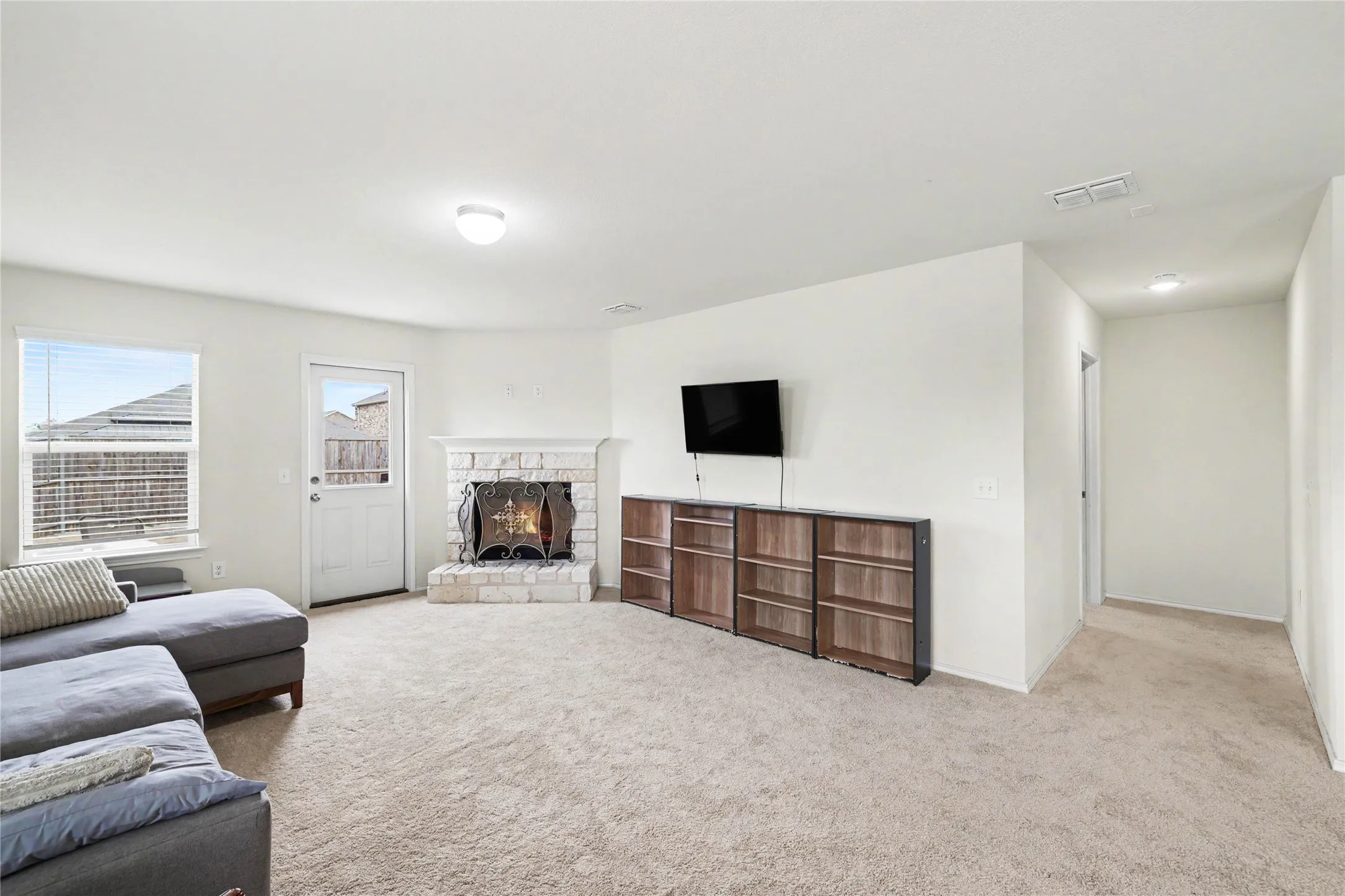 Single Family Residence For Sale in Denton County , 1301 Waggoner Drive, Aubrey, Texas 76227, 3 Bedroom, 2 Bathroom, 2 Garage spaces, 1,695 Sqft, built in 2020, mls#21380817, Real Estate Agent in Aubrey, Homes For Sale in Denton county, Homes For Sale in Aubrey, Realtor in Aubrey Texas, Real Estate Brokerage Independent Realty Texas, Luminita Cordes Realtor