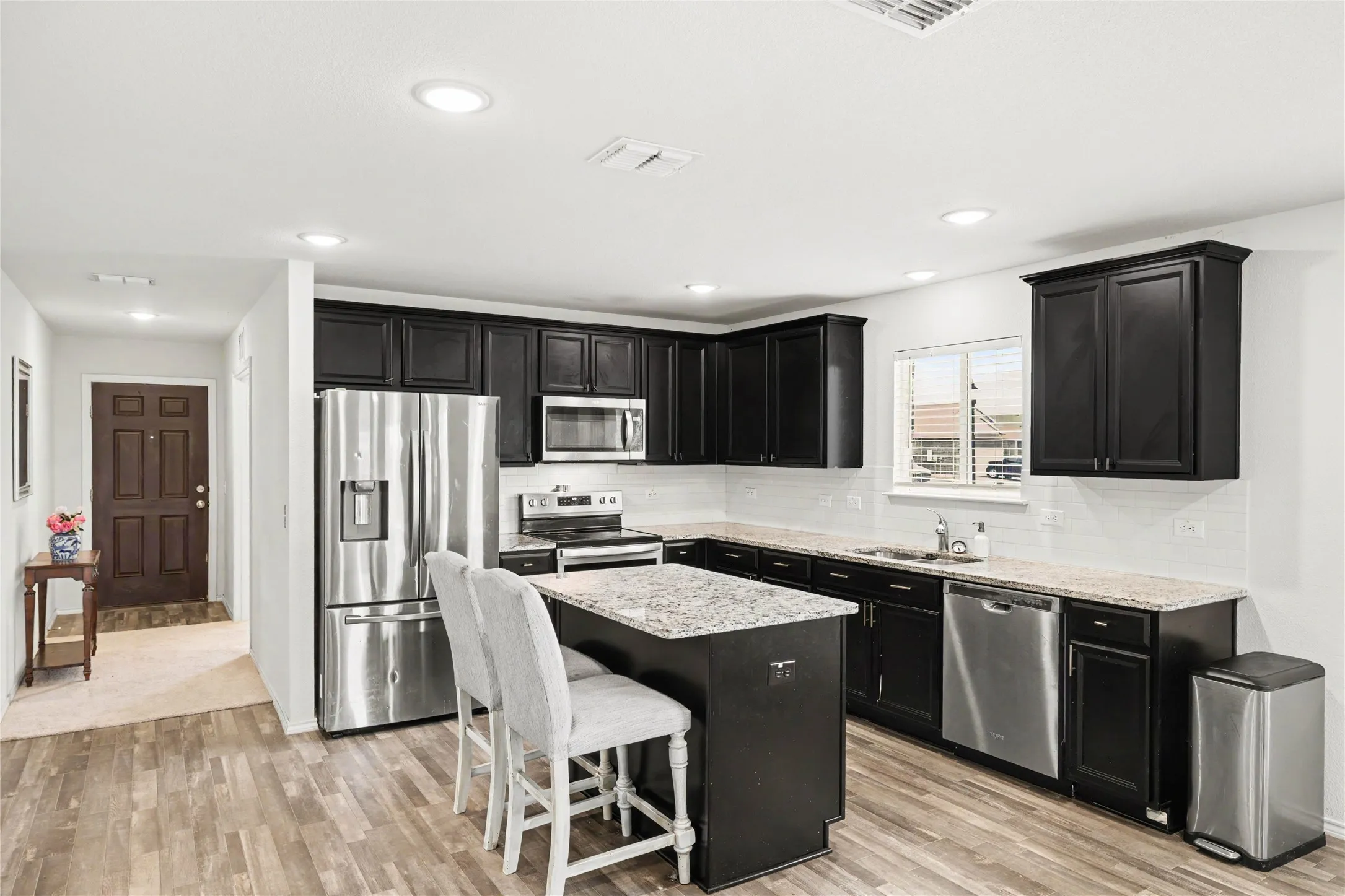 Single Family Residence For Sale in Denton County , 1301 Waggoner Drive, Aubrey, Texas 76227, 3 Bedroom, 2 Bathroom, 2 Garage spaces, 1,695 Sqft, built in 2020, mls#21380817, Real Estate Agent in Aubrey, Homes For Sale in Denton county, Homes For Sale in Aubrey, Realtor in Aubrey Texas, Real Estate Brokerage Independent Realty Texas, Luminita Cordes Realtor
