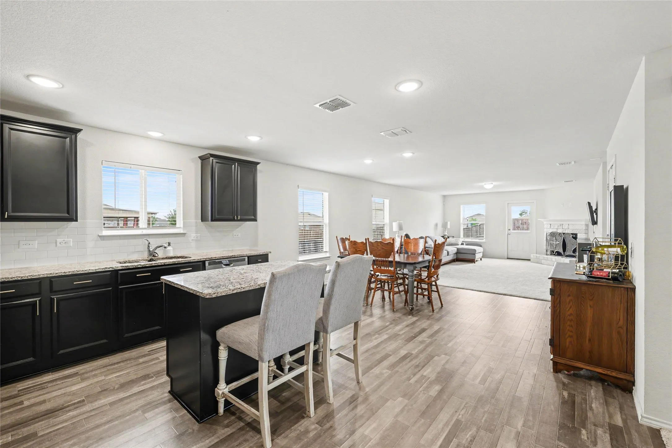 Single Family Residence For Sale in Denton County , 1301 Waggoner Drive, Aubrey, Texas 76227, 3 Bedroom, 2 Bathroom, 2 Garage spaces, 1,695 Sqft, built in 2020, mls#21380817, Real Estate Agent in Aubrey, Homes For Sale in Denton county, Homes For Sale in Aubrey, Realtor in Aubrey Texas, Real Estate Brokerage Independent Realty Texas, Luminita Cordes Realtor