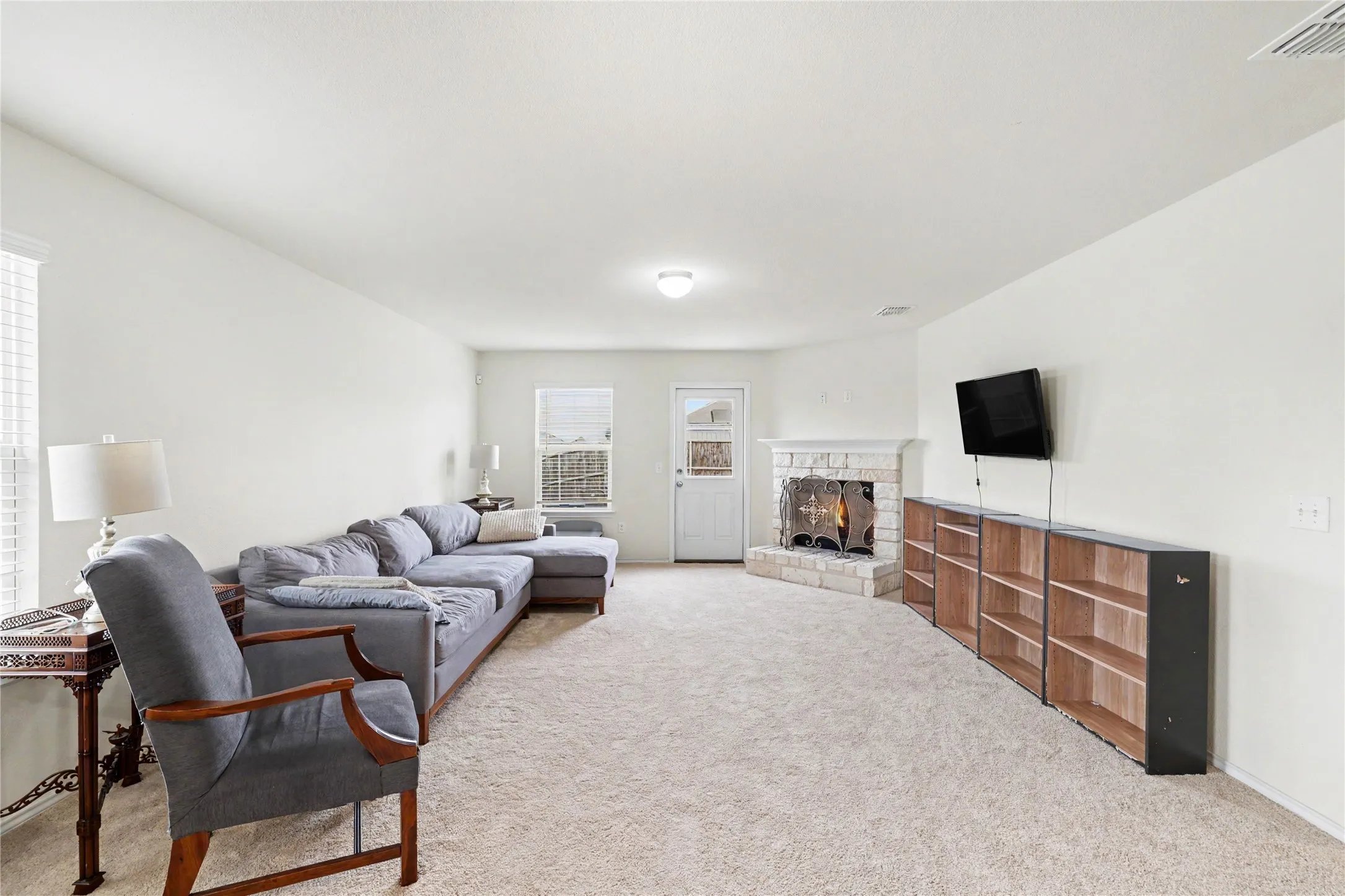 Single Family Residence For Sale in Denton County , 1301 Waggoner Drive, Aubrey, Texas 76227, 3 Bedroom, 2 Bathroom, 2 Garage spaces, 1,695 Sqft, built in 2020, mls#21380817, Real Estate Agent in Aubrey, Homes For Sale in Denton county, Homes For Sale in Aubrey, Realtor in Aubrey Texas, Real Estate Brokerage Independent Realty Texas, Luminita Cordes Realtor