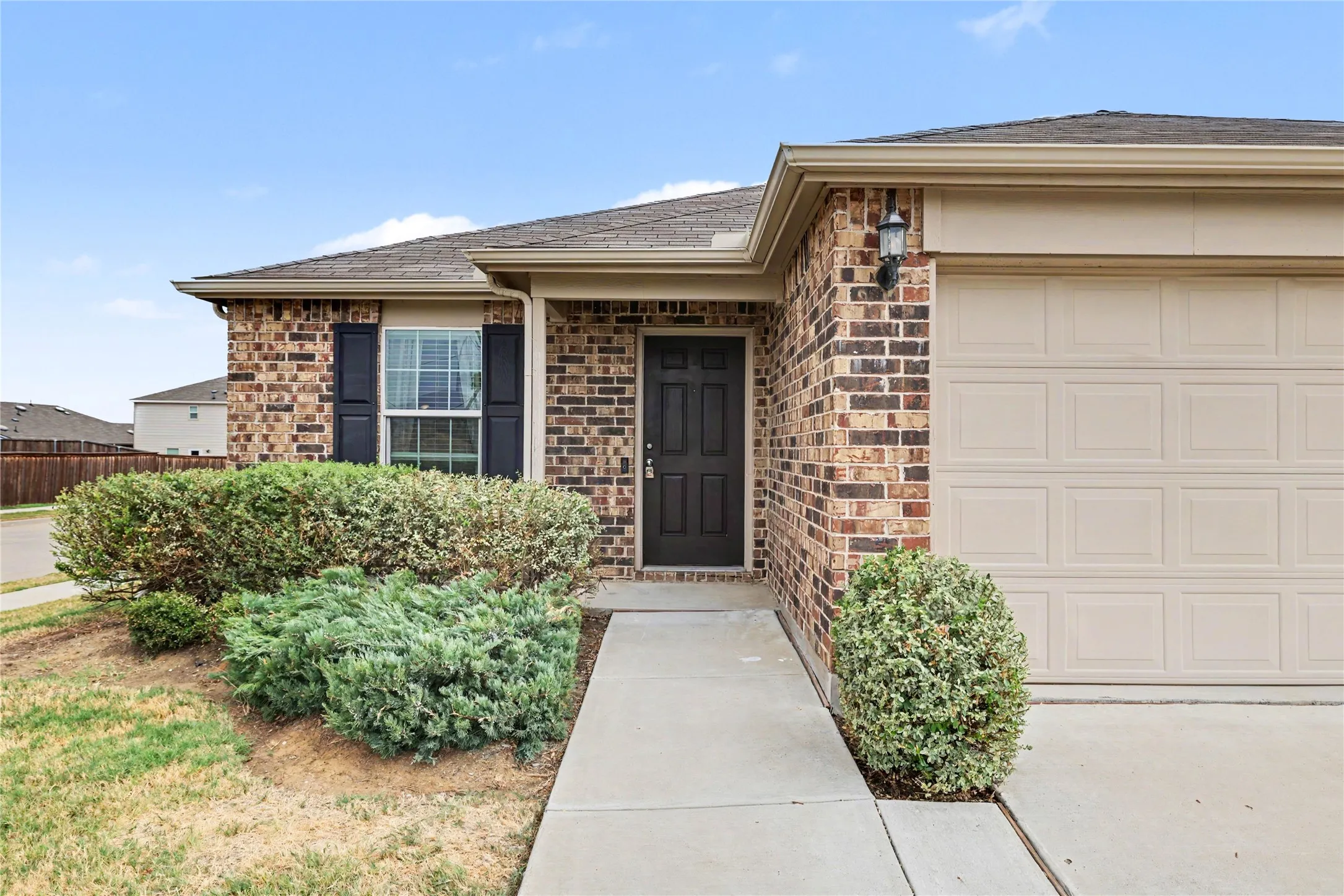 Single Family Residence For Sale in Denton County , 1301 Waggoner Drive, Aubrey, Texas 76227, 3 Bedroom, 2 Bathroom, 2 Garage spaces, 1,695 Sqft, built in 2020, mls#21380817, Real Estate Agent in Aubrey, Homes For Sale in Denton county, Homes For Sale in Aubrey, Realtor in Aubrey Texas, Real Estate Brokerage Independent Realty Texas, Luminita Cordes Realtor