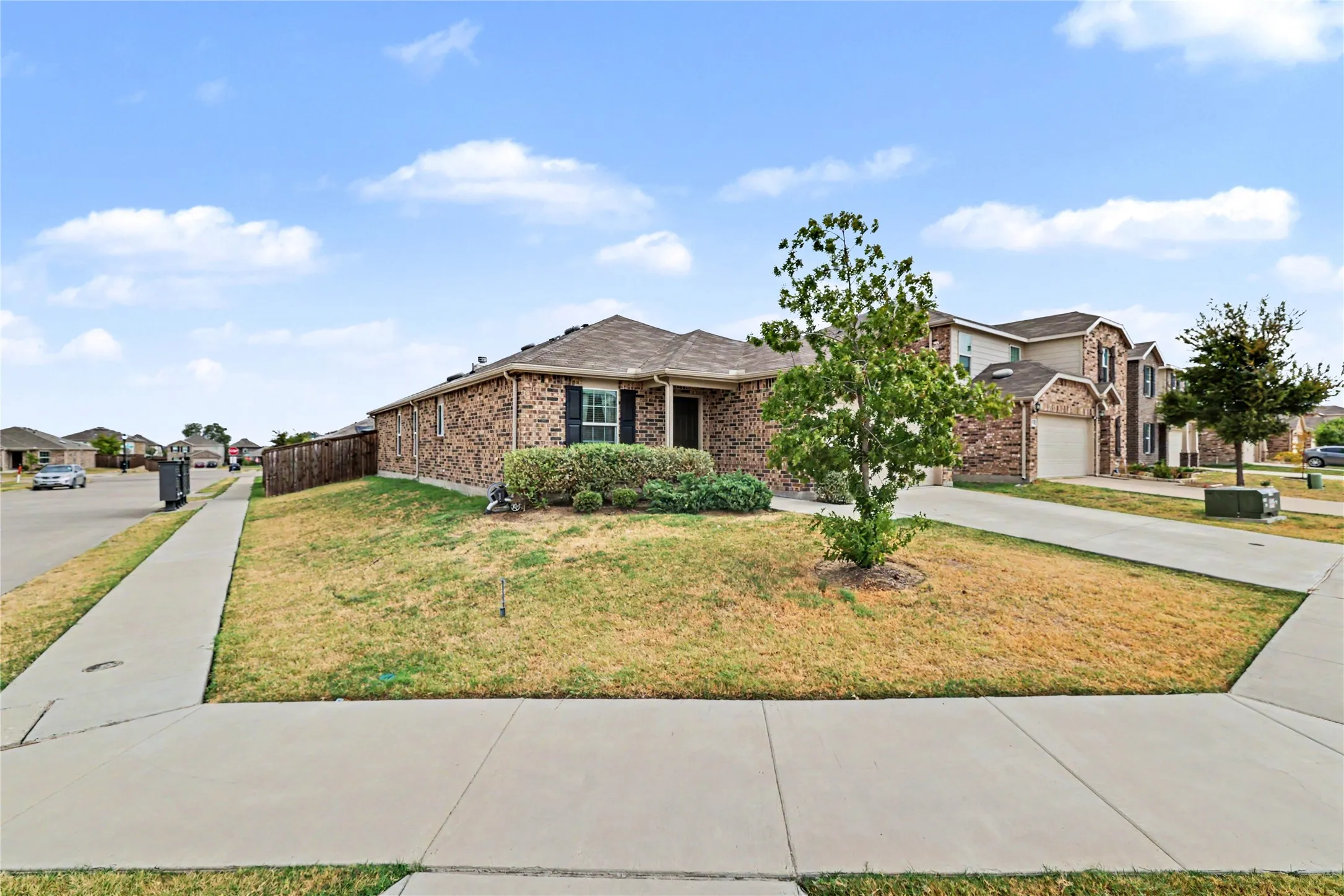 Single Family Residence For Sale in Denton County , 1301 Waggoner Drive, Aubrey, Texas 76227, 3 Bedroom, 2 Bathroom, 2 Garage spaces, 1,695 Sqft, built in 2020, mls#21380817, Real Estate Agent in Aubrey, Homes For Sale in Denton county, Homes For Sale in Aubrey, Realtor in Aubrey Texas, Real Estate Brokerage Independent Realty Texas, Luminita Cordes Realtor