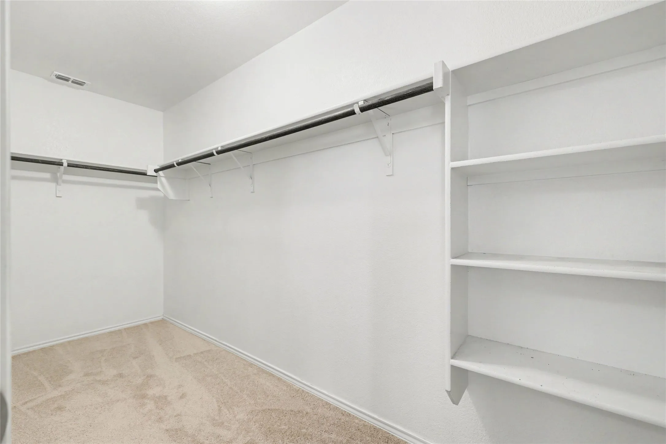 Single Family Residence For Sale in Denton County , 1301 Waggoner Drive, Aubrey, Texas 76227, 3 Bedroom, 2 Bathroom, 2 Garage spaces, 1,695 Sqft, built in 2020, mls#21380817, Real Estate Agent in Aubrey, Homes For Sale in Denton county, Homes For Sale in Aubrey, Realtor in Aubrey Texas, Real Estate Brokerage Independent Realty Texas, Luminita Cordes Realtor