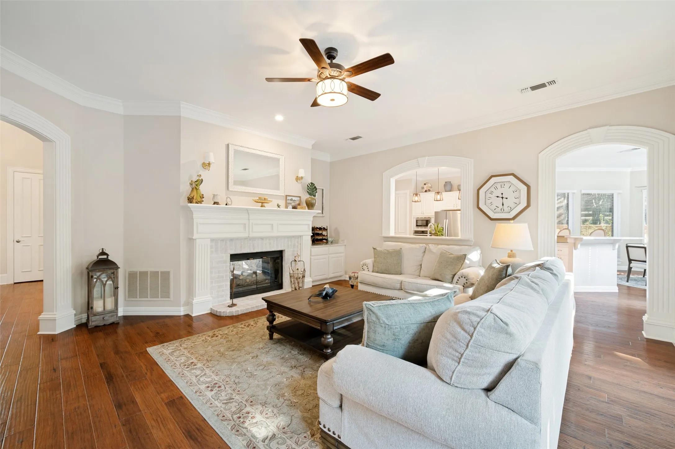 Single Family Residence For Sale in Collin County , 601 Fallen Branch Drive, Mc Kinney, Texas 75072, 4 Bedroom, 4 Bathroom, 3 Garage spaces, 3,778 Sqft, built in 1996, mls#21382398, Real Estate Agent in Mc Kinney, Homes For Sale in Collin county, Homes For Sale in Mc Kinney, Realtor in Mc Kinney Texas, Real Estate Brokerage Independent Realty Texas, Luminita Cordes Realtor