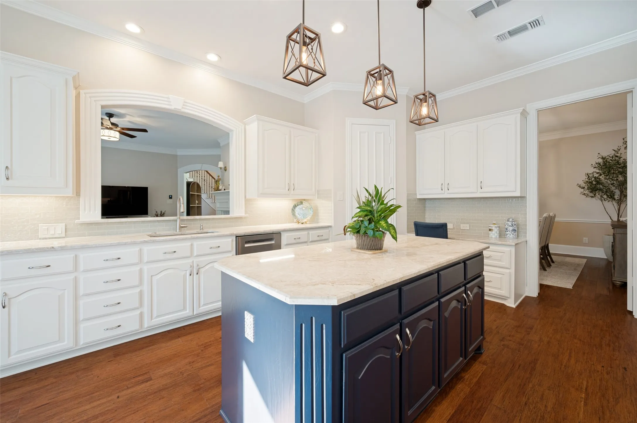 Single Family Residence For Sale in Collin County , 601 Fallen Branch Drive, Mc Kinney, Texas 75072, 4 Bedroom, 4 Bathroom, 3 Garage spaces, 3,778 Sqft, built in 1996, mls#21382398, Real Estate Agent in Mc Kinney, Homes For Sale in Collin county, Homes For Sale in Mc Kinney, Realtor in Mc Kinney Texas, Real Estate Brokerage Independent Realty Texas, Luminita Cordes Realtor
