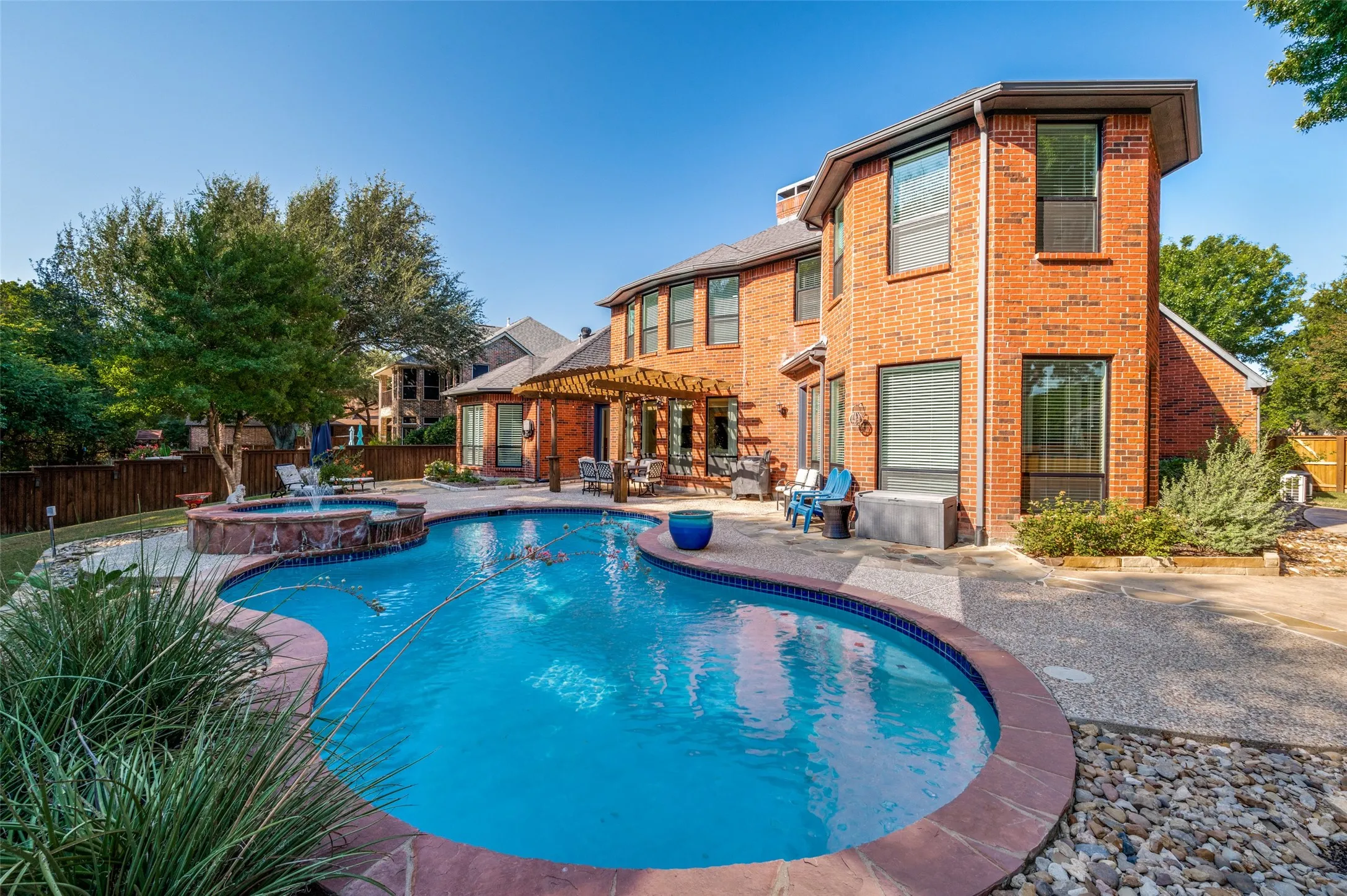 Single Family Residence For Sale in Collin County , 601 Fallen Branch Drive, Mc Kinney, Texas 75072, 4 Bedroom, 4 Bathroom, 3 Garage spaces, 3,778 Sqft, built in 1996, mls#21382398, Real Estate Agent in Mc Kinney, Homes For Sale in Collin county, Homes For Sale in Mc Kinney, Realtor in Mc Kinney Texas, Real Estate Brokerage Independent Realty Texas, Luminita Cordes Realtor