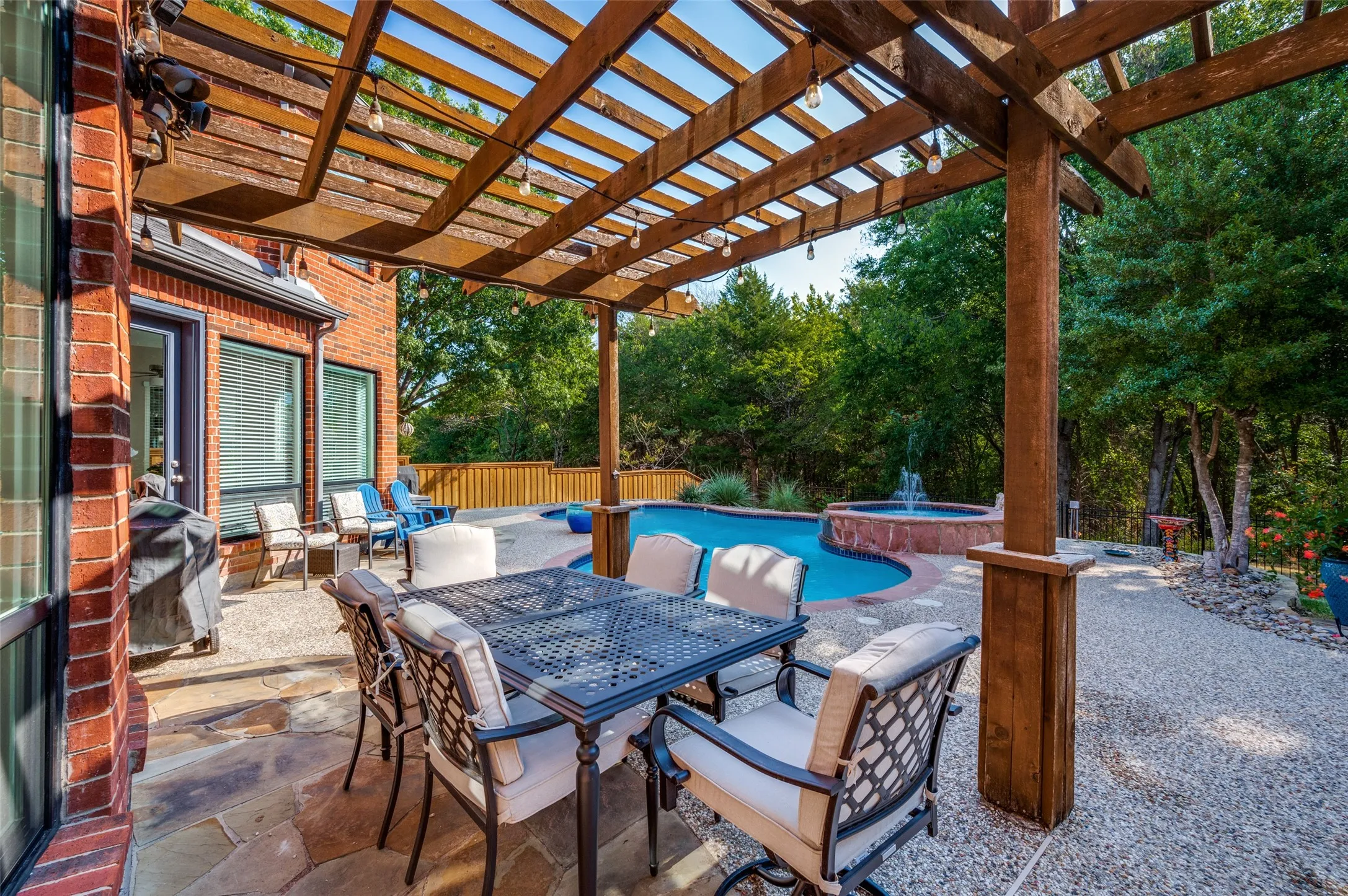Single Family Residence For Sale in Collin County , 601 Fallen Branch Drive, Mc Kinney, Texas 75072, 4 Bedroom, 4 Bathroom, 3 Garage spaces, 3,778 Sqft, built in 1996, mls#21382398, Real Estate Agent in Mc Kinney, Homes For Sale in Collin county, Homes For Sale in Mc Kinney, Realtor in Mc Kinney Texas, Real Estate Brokerage Independent Realty Texas, Luminita Cordes Realtor