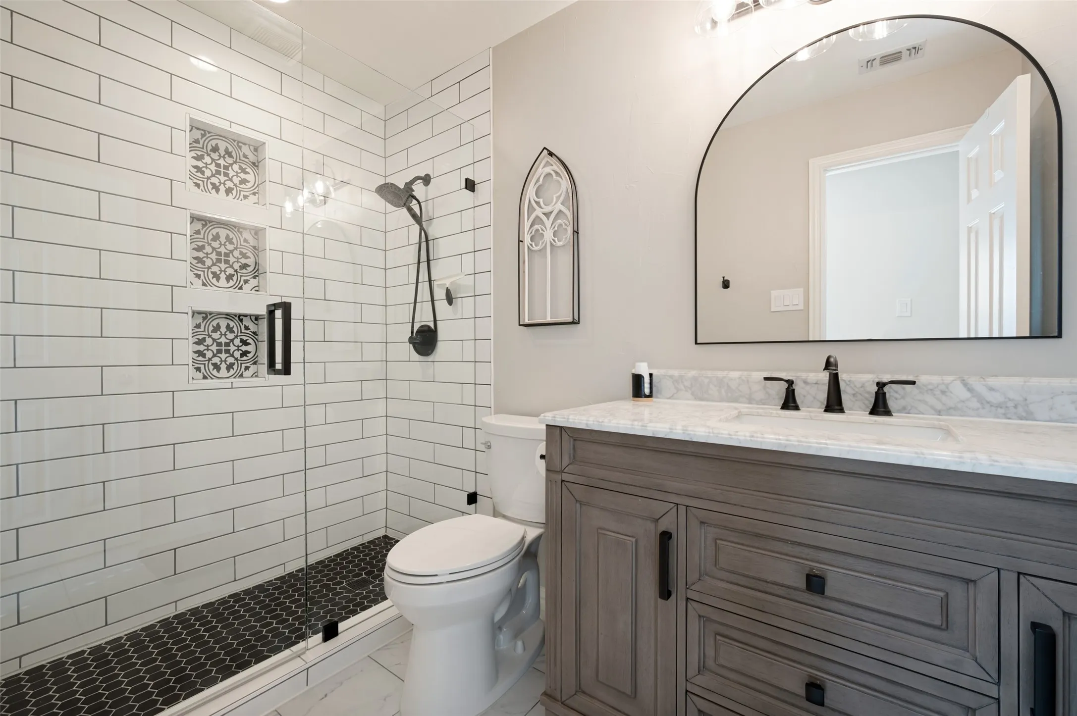 Single Family Residence For Sale in Collin County , 601 Fallen Branch Drive, Mc Kinney, Texas 75072, 4 Bedroom, 4 Bathroom, 3 Garage spaces, 3,778 Sqft, built in 1996, mls#21382398, Real Estate Agent in Mc Kinney, Homes For Sale in Collin county, Homes For Sale in Mc Kinney, Realtor in Mc Kinney Texas, Real Estate Brokerage Independent Realty Texas, Luminita Cordes Realtor