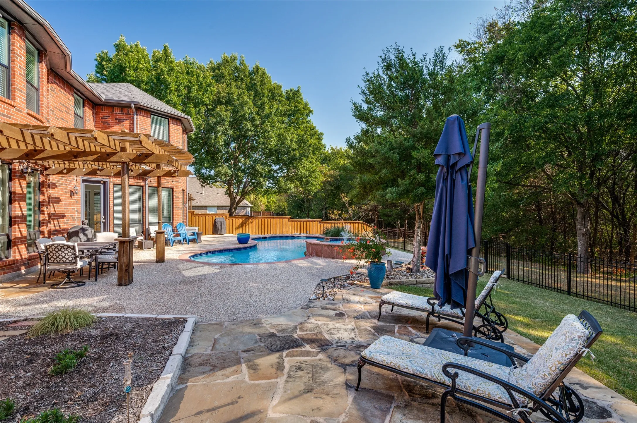 Single Family Residence For Sale in Collin County , 601 Fallen Branch Drive, Mc Kinney, Texas 75072, 4 Bedroom, 4 Bathroom, 3 Garage spaces, 3,778 Sqft, built in 1996, mls#21382398, Real Estate Agent in Mc Kinney, Homes For Sale in Collin county, Homes For Sale in Mc Kinney, Realtor in Mc Kinney Texas, Real Estate Brokerage Independent Realty Texas, Luminita Cordes Realtor
