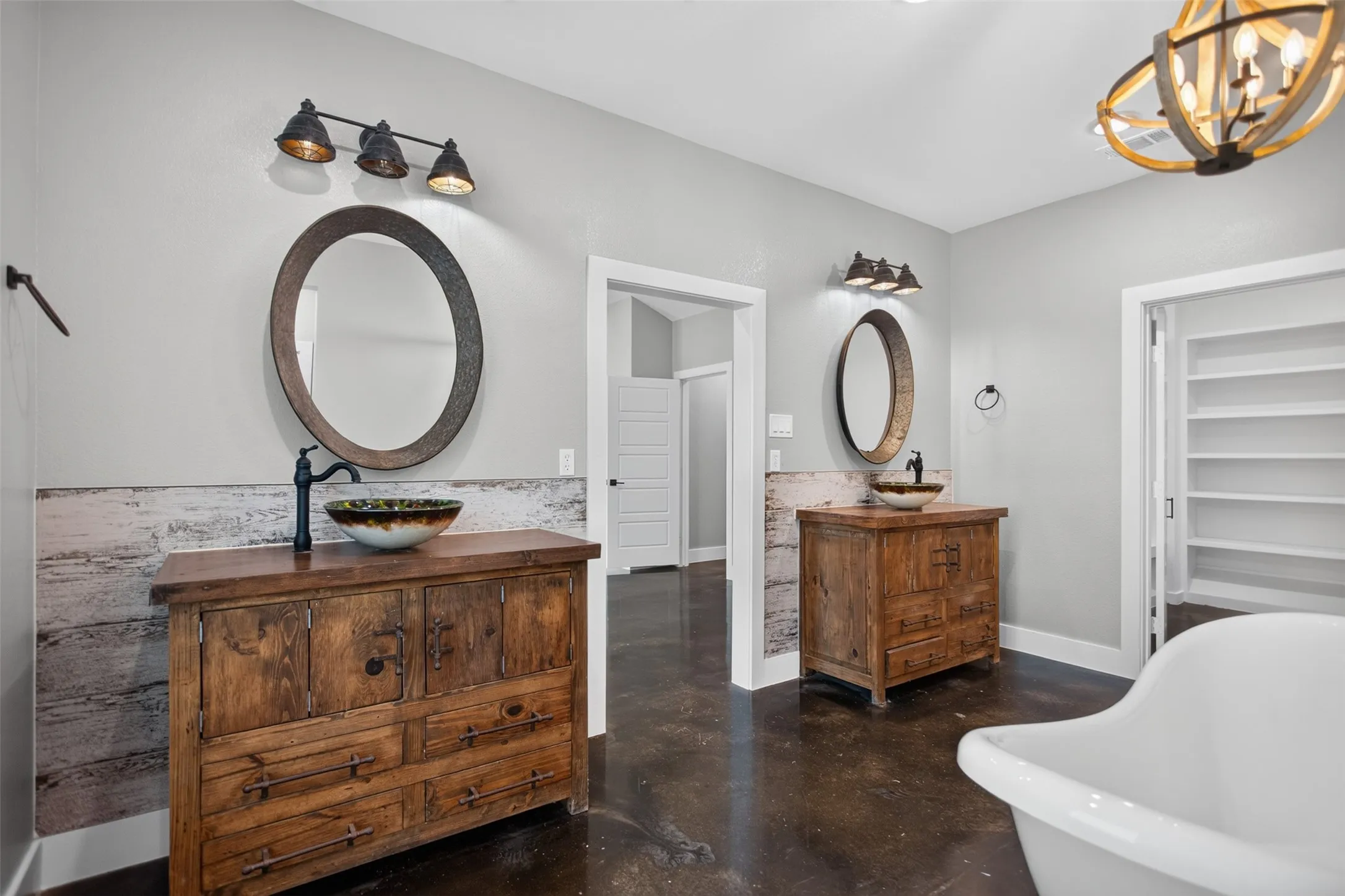 Single Family Residence For Sale in Kaufman County , 19335 FM 986, Poetry, Texas 75160, 5 Bedroom, 4 Bathroom, Garage spaces, 3,667 Sqft, built in 2022, mls#21382439, Real Estate Agent in Poetry, Homes For Sale in Kaufman county, Homes For Sale in Poetry, Realtor in Poetry Texas, Real Estate Brokerage Independent Realty Texas, Luminita Cordes Realtor