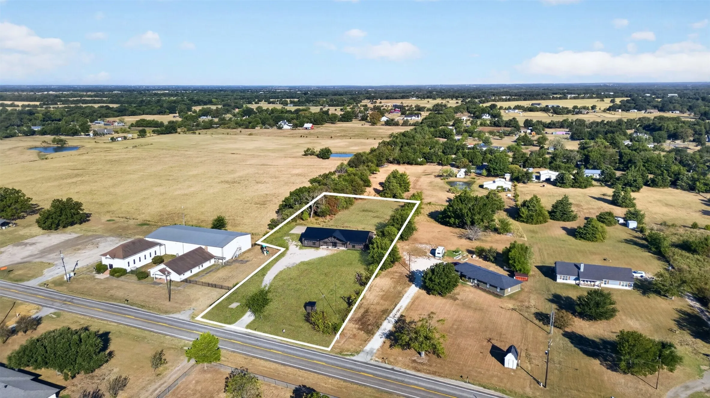 Single Family Residence For Sale in Kaufman County , 19335 FM 986, Poetry, Texas 75160, 5 Bedroom, 4 Bathroom, Garage spaces, 3,667 Sqft, built in 2022, mls#21382439, Real Estate Agent in Poetry, Homes For Sale in Kaufman county, Homes For Sale in Poetry, Realtor in Poetry Texas, Real Estate Brokerage Independent Realty Texas, Luminita Cordes Realtor