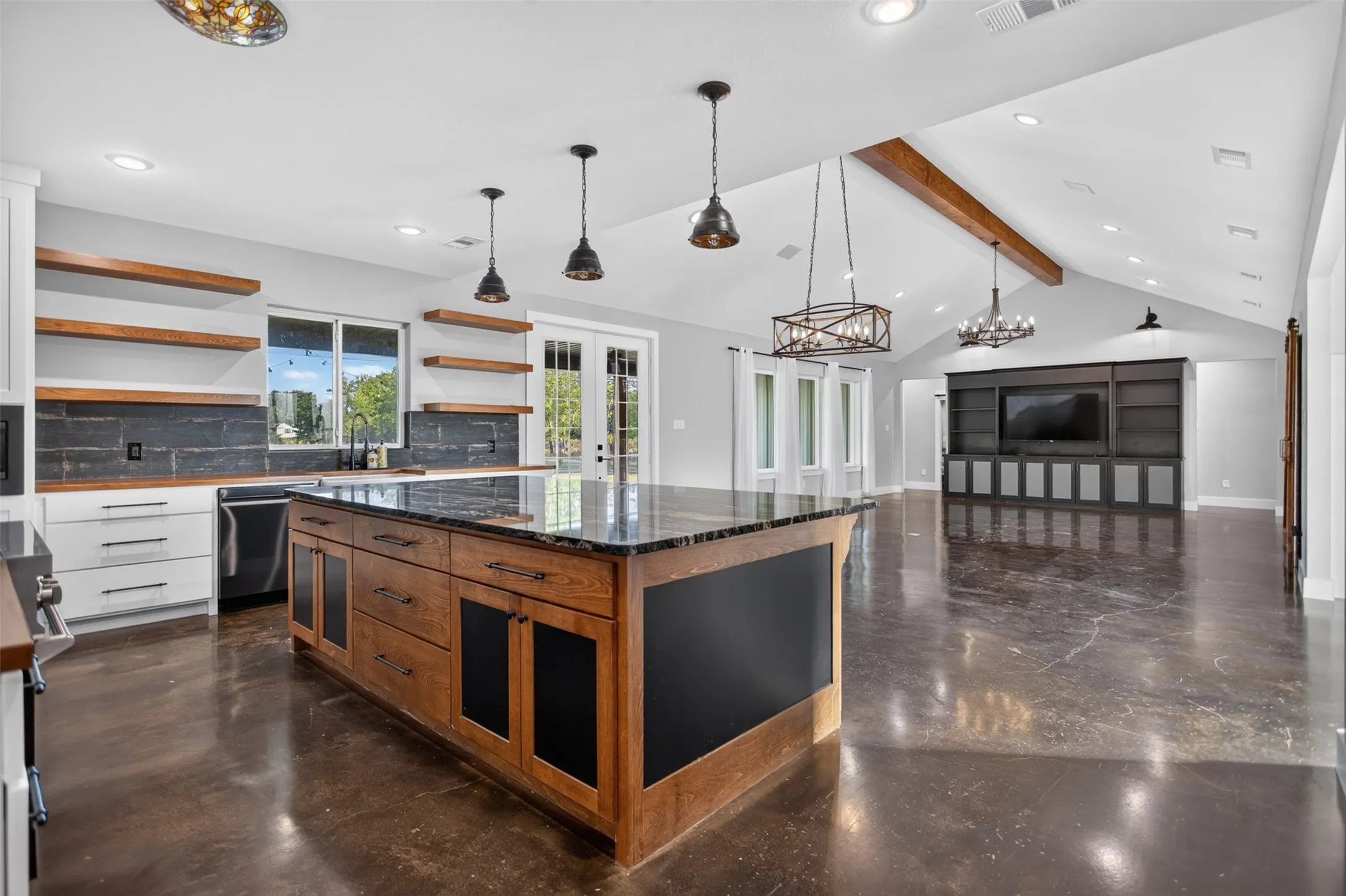 Single Family Residence For Sale in Kaufman County , 19335 FM 986, Poetry, Texas 75160, 5 Bedroom, 4 Bathroom, Garage spaces, 3,667 Sqft, built in 2022, mls#21382439, Real Estate Agent in Poetry, Homes For Sale in Kaufman county, Homes For Sale in Poetry, Realtor in Poetry Texas, Real Estate Brokerage Independent Realty Texas, Luminita Cordes Realtor