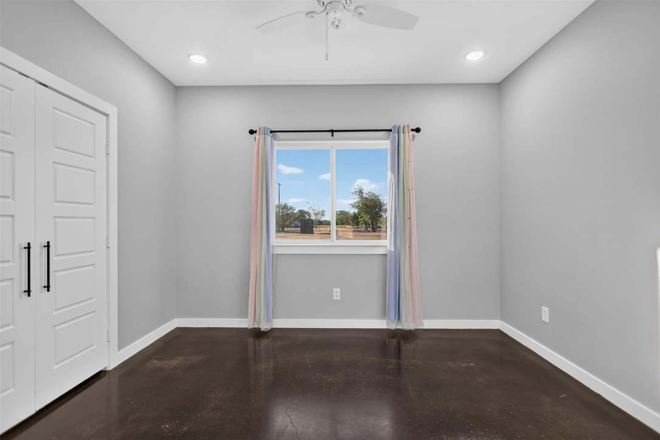 Single Family Residence For Sale in Kaufman County , 19335 FM 986, Poetry, Texas 75160, 5 Bedroom, 4 Bathroom, Garage spaces, 3,667 Sqft, built in 2022, mls#21382439, Real Estate Agent in Poetry, Homes For Sale in Kaufman county, Homes For Sale in Poetry, Realtor in Poetry Texas, Real Estate Brokerage Independent Realty Texas, Luminita Cordes Realtor