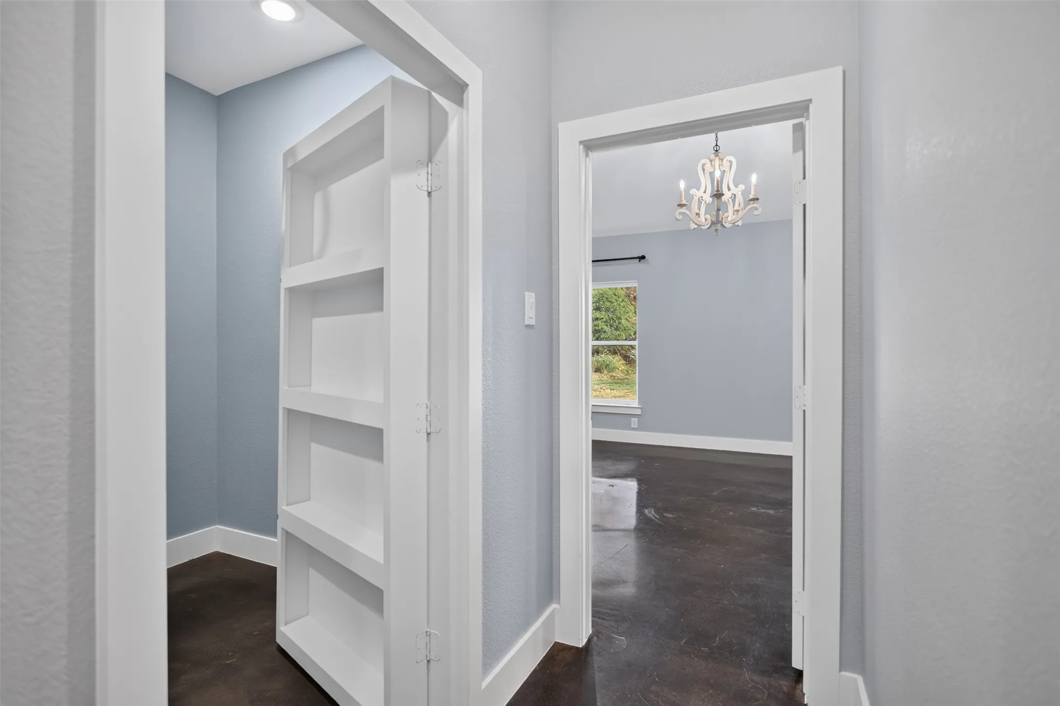 HIDDEN ROOM