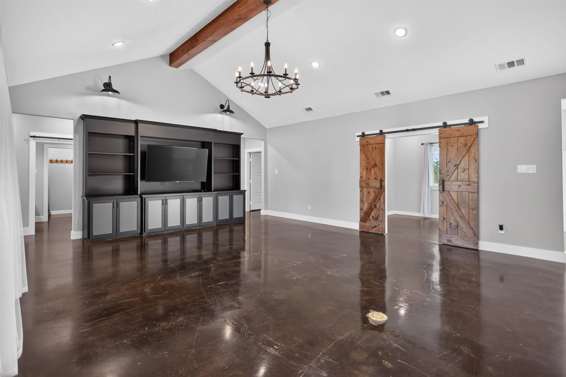 Single Family Residence For Sale in Kaufman County , 19335 FM 986, Poetry, Texas 75160, 5 Bedroom, 4 Bathroom, Garage spaces, 3,667 Sqft, built in 2022, mls#21382439, Real Estate Agent in Poetry, Homes For Sale in Kaufman county, Homes For Sale in Poetry, Realtor in Poetry Texas, Real Estate Brokerage Independent Realty Texas, Luminita Cordes Realtor