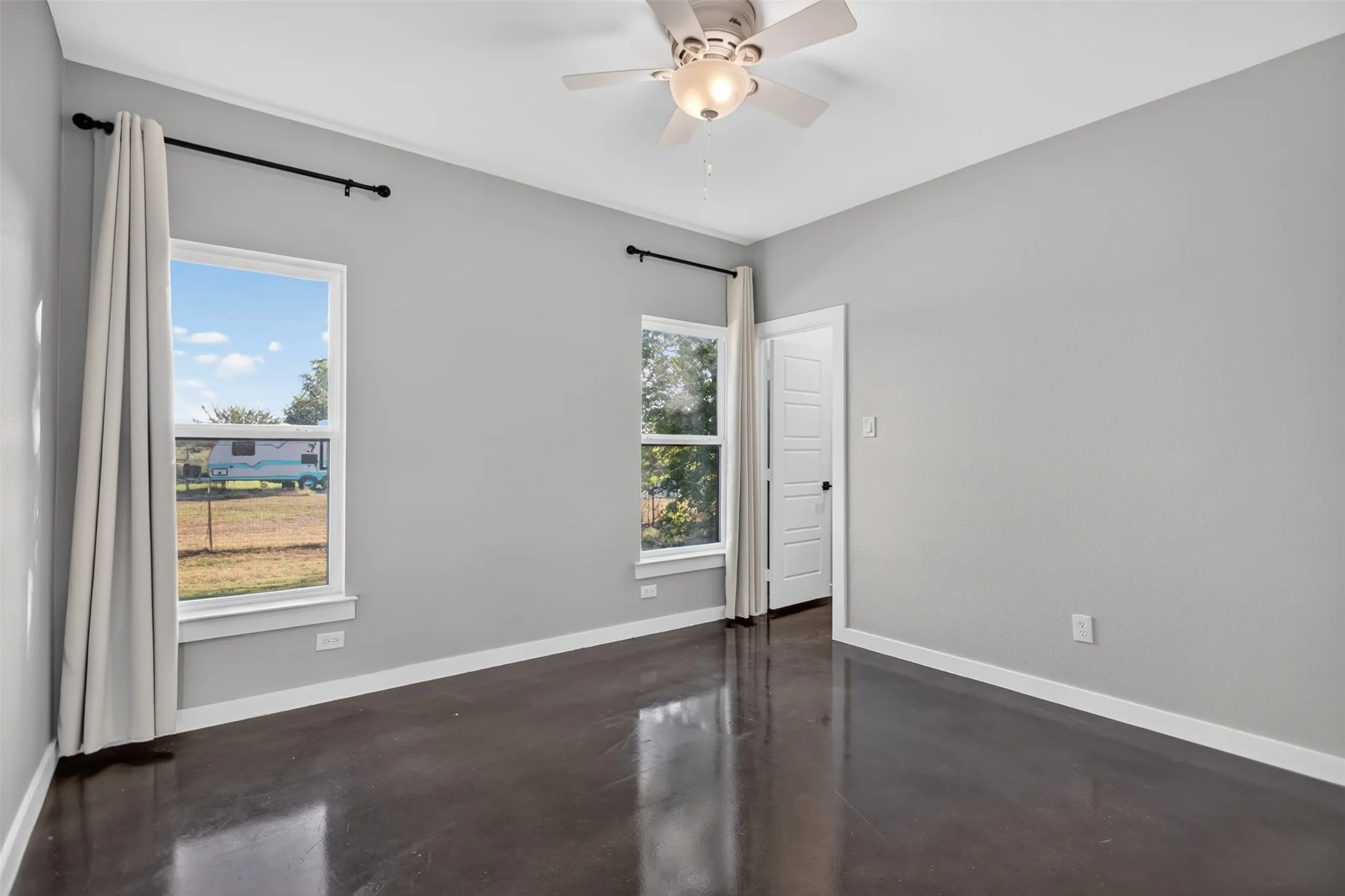 Single Family Residence For Sale in Kaufman County , 19335 FM 986, Poetry, Texas 75160, 5 Bedroom, 4 Bathroom, Garage spaces, 3,667 Sqft, built in 2022, mls#21382439, Real Estate Agent in Poetry, Homes For Sale in Kaufman county, Homes For Sale in Poetry, Realtor in Poetry Texas, Real Estate Brokerage Independent Realty Texas, Luminita Cordes Realtor
