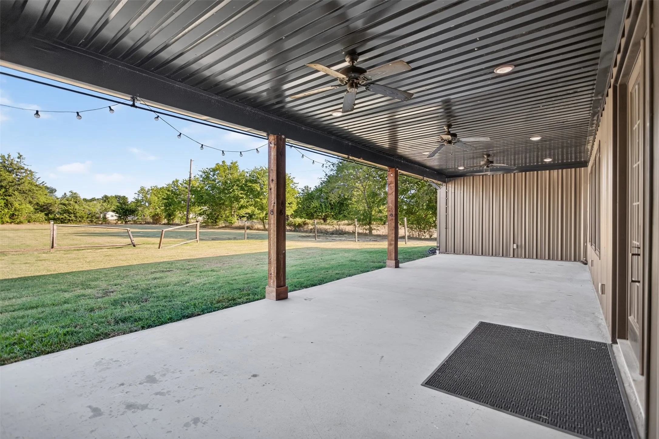 Single Family Residence For Sale in Kaufman County , 19335 FM 986, Poetry, Texas 75160, 5 Bedroom, 4 Bathroom, Garage spaces, 3,667 Sqft, built in 2022, mls#21382439, Real Estate Agent in Poetry, Homes For Sale in Kaufman county, Homes For Sale in Poetry, Realtor in Poetry Texas, Real Estate Brokerage Independent Realty Texas, Luminita Cordes Realtor