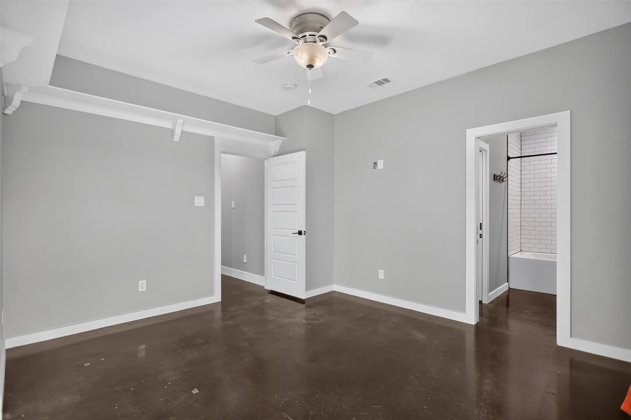 Single Family Residence For Sale in Kaufman County , 19335 FM 986, Poetry, Texas 75160, 5 Bedroom, 4 Bathroom, Garage spaces, 3,667 Sqft, built in 2022, mls#21382439, Real Estate Agent in Poetry, Homes For Sale in Kaufman county, Homes For Sale in Poetry, Realtor in Poetry Texas, Real Estate Brokerage Independent Realty Texas, Luminita Cordes Realtor