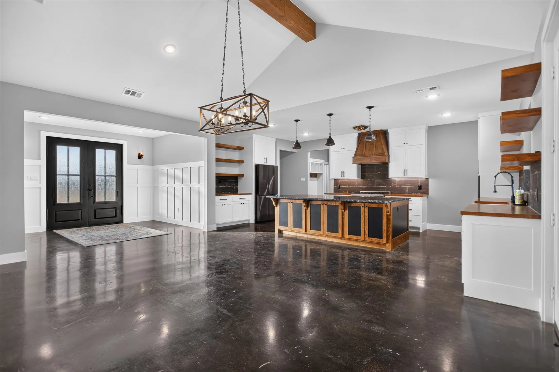Single Family Residence For Sale in Kaufman County , 19335 FM 986, Poetry, Texas 75160, 5 Bedroom, 4 Bathroom, Garage spaces, 3,667 Sqft, built in 2022, mls#21382439, Real Estate Agent in Poetry, Homes For Sale in Kaufman county, Homes For Sale in Poetry, Realtor in Poetry Texas, Real Estate Brokerage Independent Realty Texas, Luminita Cordes Realtor