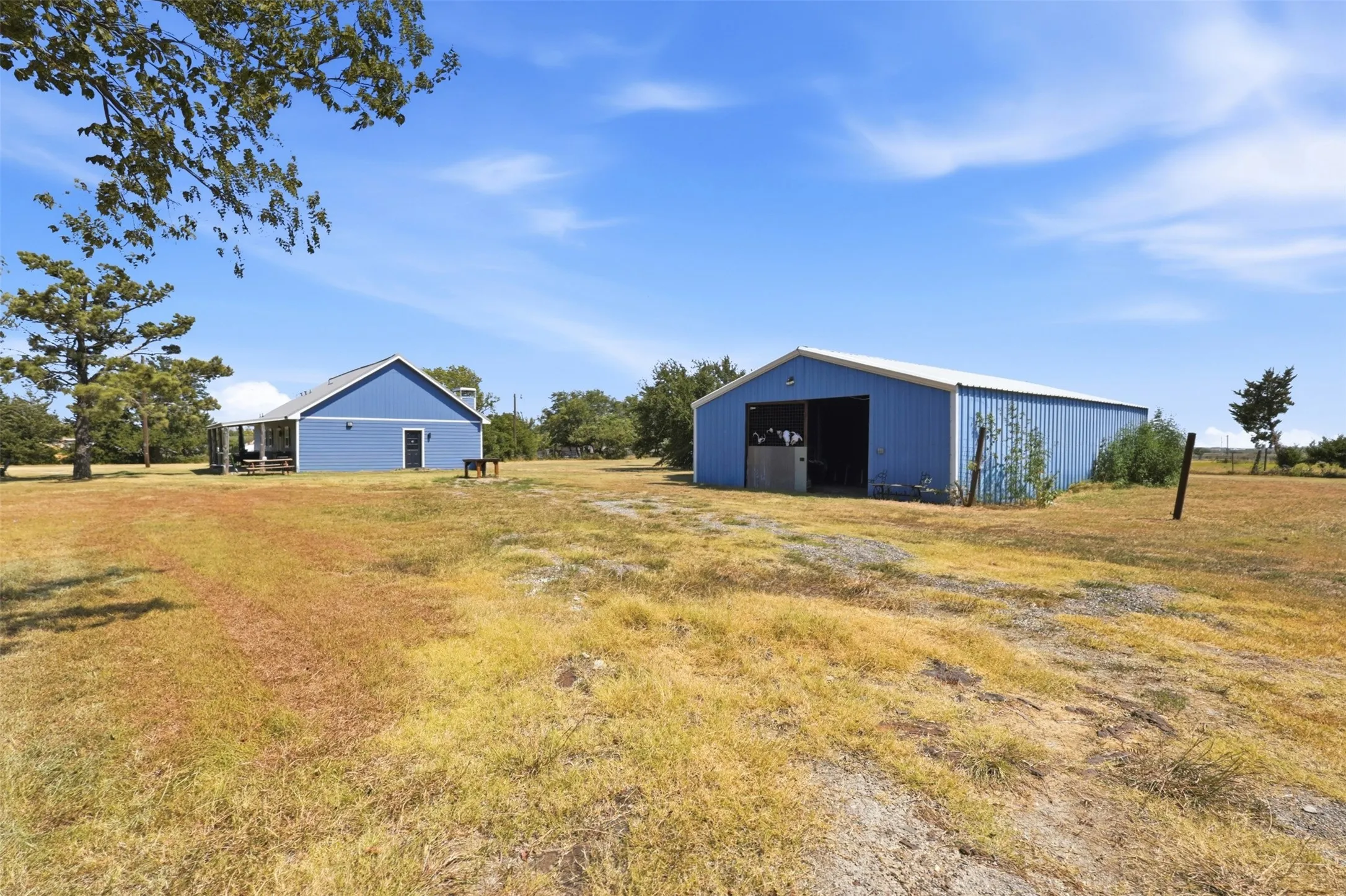 Single Family Residence For Sale in Cooke County , 88 Green Meadow Drive, Valley View, Texas 76272, 3 Bedroom, 2 Bathroom, Garage spaces, 1,556 Sqft, built in 1998, mls#21384033, Real Estate Agent in Valley View, Homes For Sale in Cooke county, Homes For Sale in Valley View, Realtor in Valley View Texas, Real Estate Brokerage Independent Realty Texas, Luminita Cordes Realtor