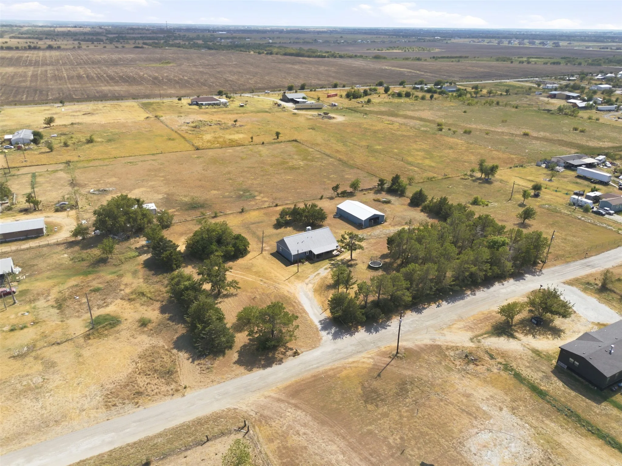 Single Family Residence For Sale in Cooke County , 88 Green Meadow Drive, Valley View, Texas 76272, 3 Bedroom, 2 Bathroom, Garage spaces, 1,556 Sqft, built in 1998, mls#21384033, Real Estate Agent in Valley View, Homes For Sale in Cooke county, Homes For Sale in Valley View, Realtor in Valley View Texas, Real Estate Brokerage Independent Realty Texas, Luminita Cordes Realtor
