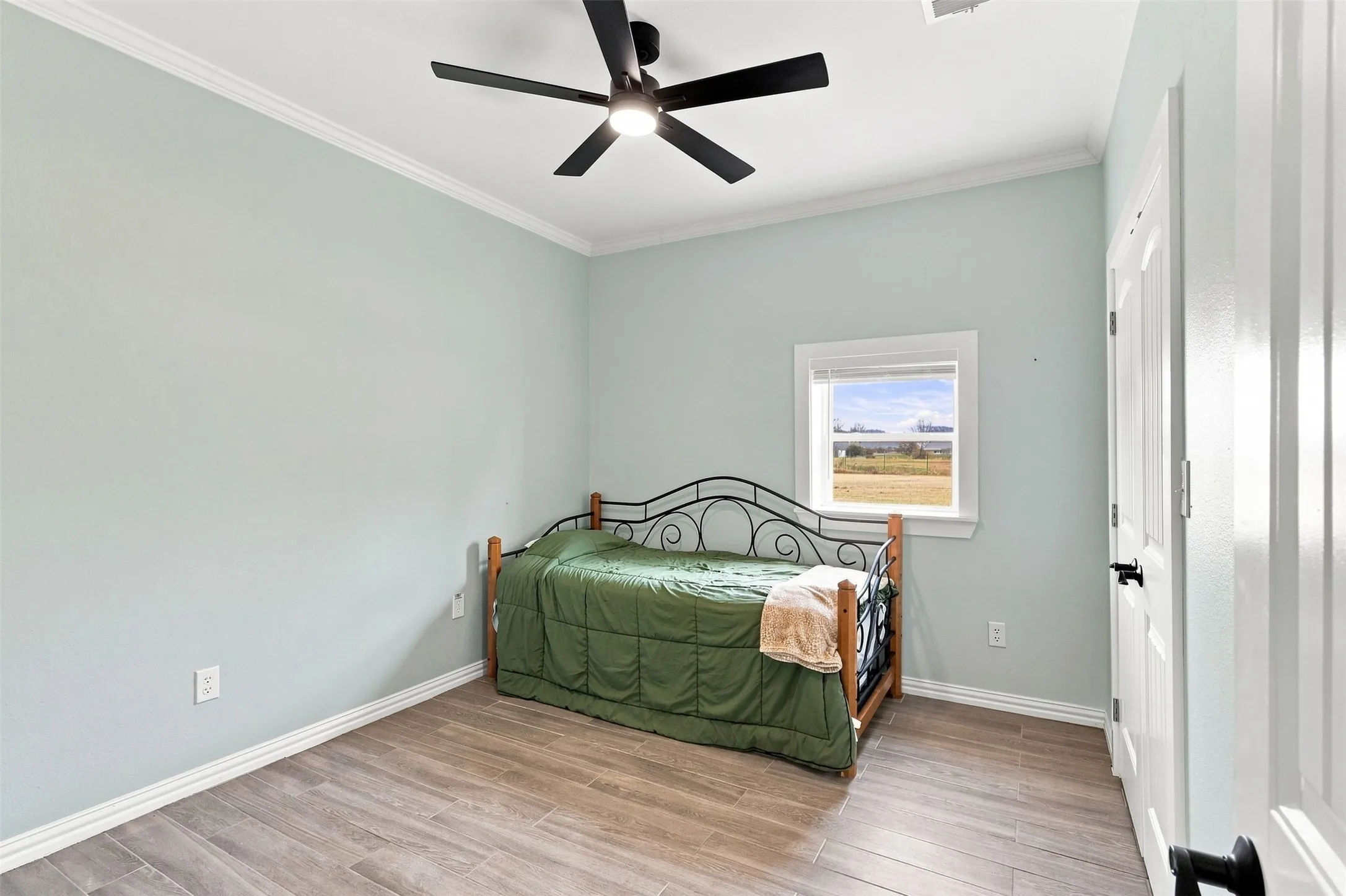 Single Family Residence For Sale in Cooke County , 88 Green Meadow Drive, Valley View, Texas 76272, 3 Bedroom, 2 Bathroom, Garage spaces, 1,556 Sqft, built in 1998, mls#21384033, Real Estate Agent in Valley View, Homes For Sale in Cooke county, Homes For Sale in Valley View, Realtor in Valley View Texas, Real Estate Brokerage Independent Realty Texas, Luminita Cordes Realtor