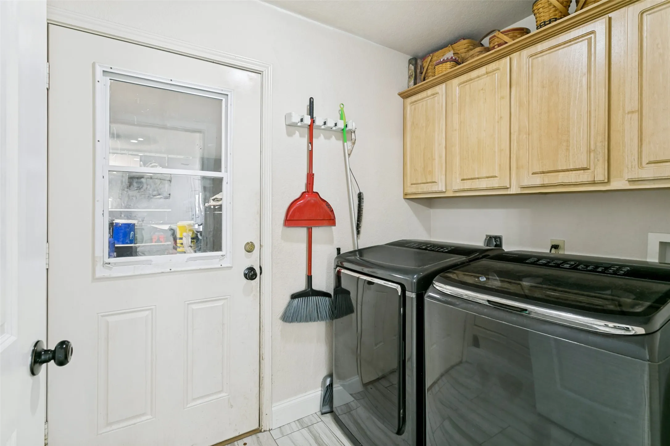 Single Family Residence For Sale in Tarrant County , 7647 Blanchard Way, Fort Worth, Texas 76126, 3 Bedroom, 2 Bathroom, Garage spaces, 2,105 Sqft, built in 2007, mls#21383982, Real Estate Agent in Fort Worth, Homes For Sale in Tarrant county, Homes For Sale in Fort Worth, Realtor in Fort Worth Texas, Real Estate Brokerage Independent Realty Texas, Luminita Cordes Realtor