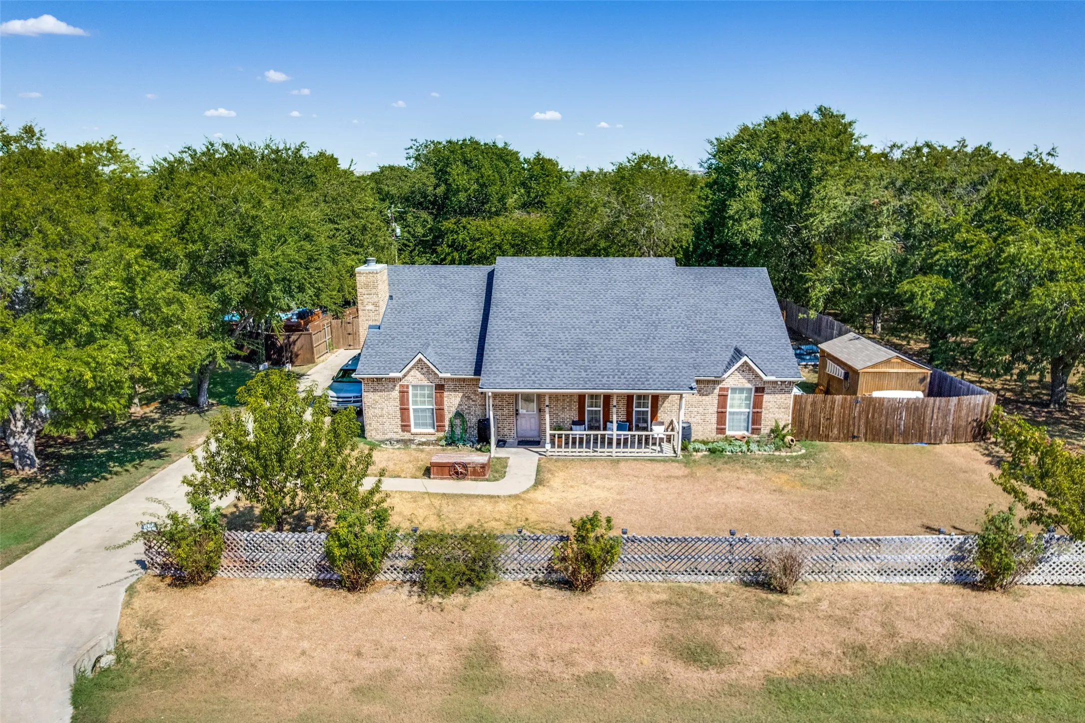 Single Family Residence For Sale in Tarrant County , 7647 Blanchard Way, Fort Worth, Texas 76126, 3 Bedroom, 2 Bathroom, Garage spaces, 2,105 Sqft, built in 2007, mls#21383982, Real Estate Agent in Fort Worth, Homes For Sale in Tarrant county, Homes For Sale in Fort Worth, Realtor in Fort Worth Texas, Real Estate Brokerage Independent Realty Texas, Luminita Cordes Realtor