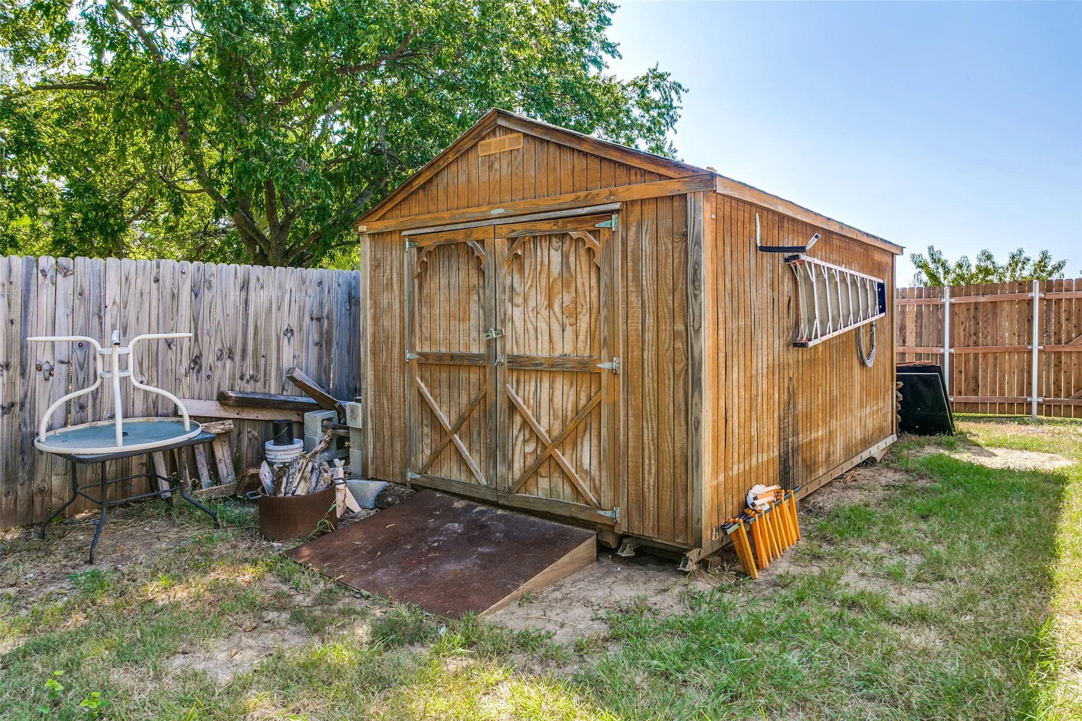 Single Family Residence For Sale in Tarrant County , 7647 Blanchard Way, Fort Worth, Texas 76126, 3 Bedroom, 2 Bathroom, Garage spaces, 2,105 Sqft, built in 2007, mls#21383982, Real Estate Agent in Fort Worth, Homes For Sale in Tarrant county, Homes For Sale in Fort Worth, Realtor in Fort Worth Texas, Real Estate Brokerage Independent Realty Texas, Luminita Cordes Realtor