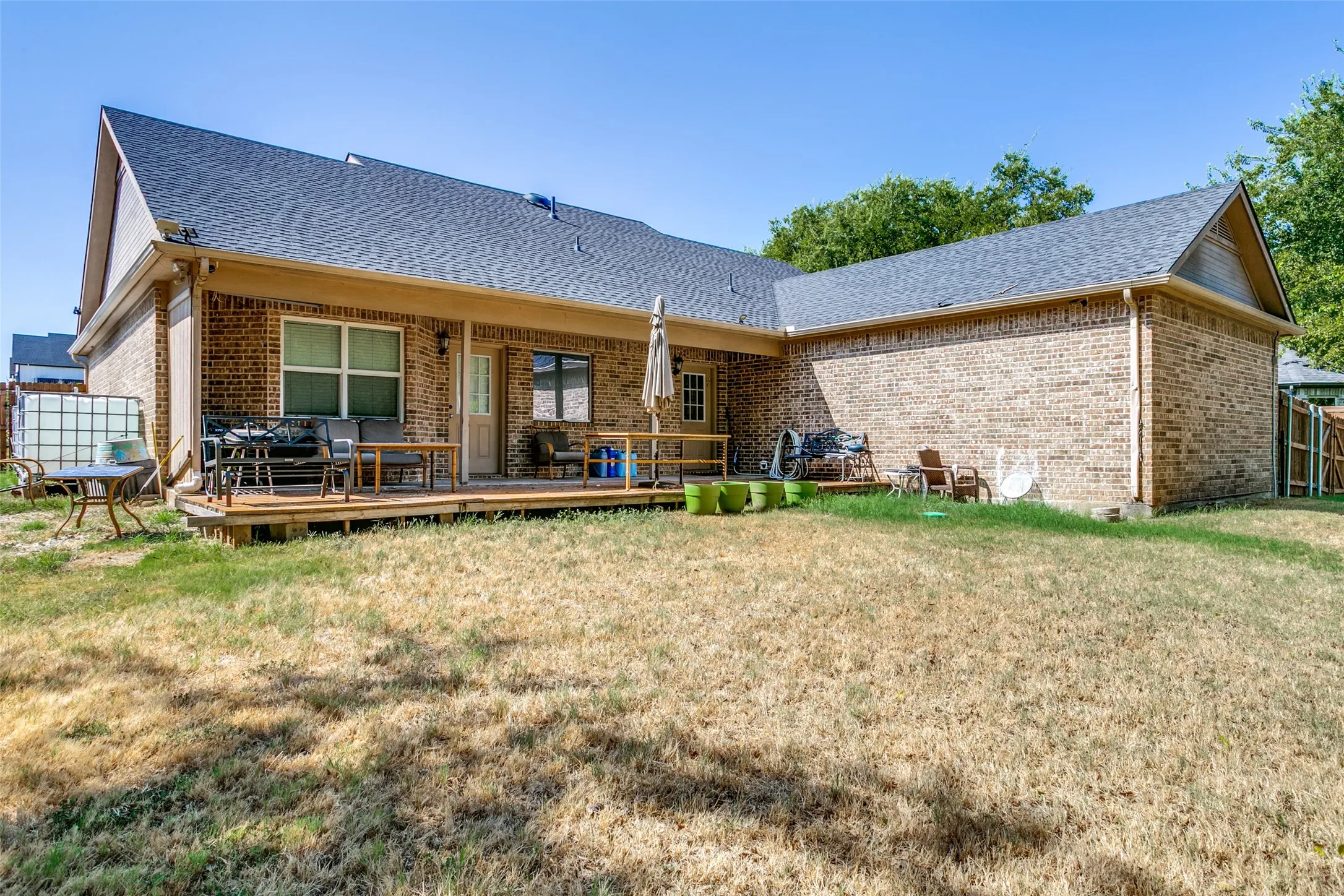 Single Family Residence For Sale in Tarrant County , 7647 Blanchard Way, Fort Worth, Texas 76126, 3 Bedroom, 2 Bathroom, Garage spaces, 2,105 Sqft, built in 2007, mls#21383982, Real Estate Agent in Fort Worth, Homes For Sale in Tarrant county, Homes For Sale in Fort Worth, Realtor in Fort Worth Texas, Real Estate Brokerage Independent Realty Texas, Luminita Cordes Realtor