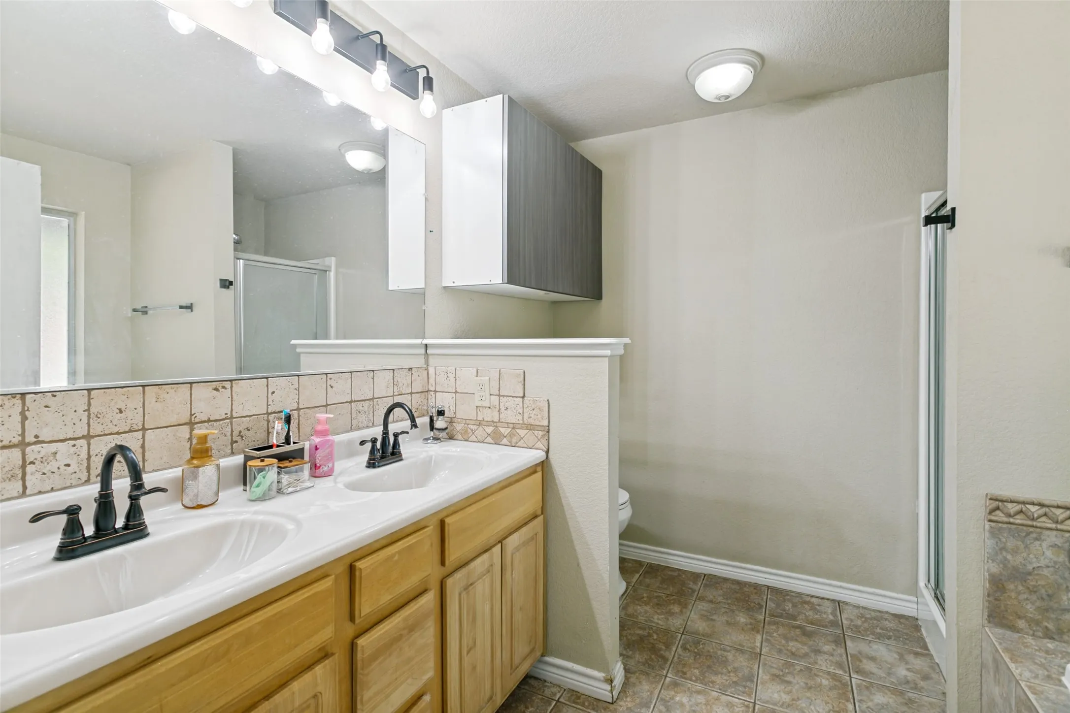 Single Family Residence For Sale in Tarrant County , 7647 Blanchard Way, Fort Worth, Texas 76126, 3 Bedroom, 2 Bathroom, Garage spaces, 2,105 Sqft, built in 2007, mls#21383982, Real Estate Agent in Fort Worth, Homes For Sale in Tarrant county, Homes For Sale in Fort Worth, Realtor in Fort Worth Texas, Real Estate Brokerage Independent Realty Texas, Luminita Cordes Realtor