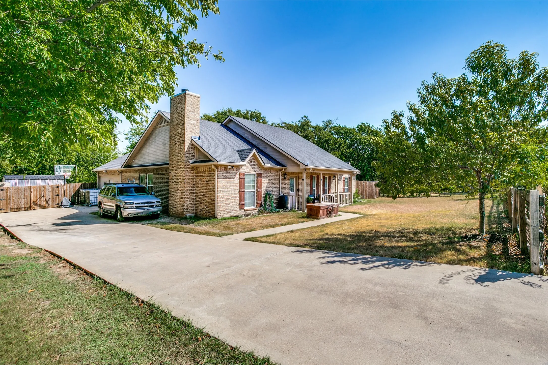 Single Family Residence For Sale in Tarrant County , 7647 Blanchard Way, Fort Worth, Texas 76126, 3 Bedroom, 2 Bathroom, Garage spaces, 2,105 Sqft, built in 2007, mls#21383982, Real Estate Agent in Fort Worth, Homes For Sale in Tarrant county, Homes For Sale in Fort Worth, Realtor in Fort Worth Texas, Real Estate Brokerage Independent Realty Texas, Luminita Cordes Realtor