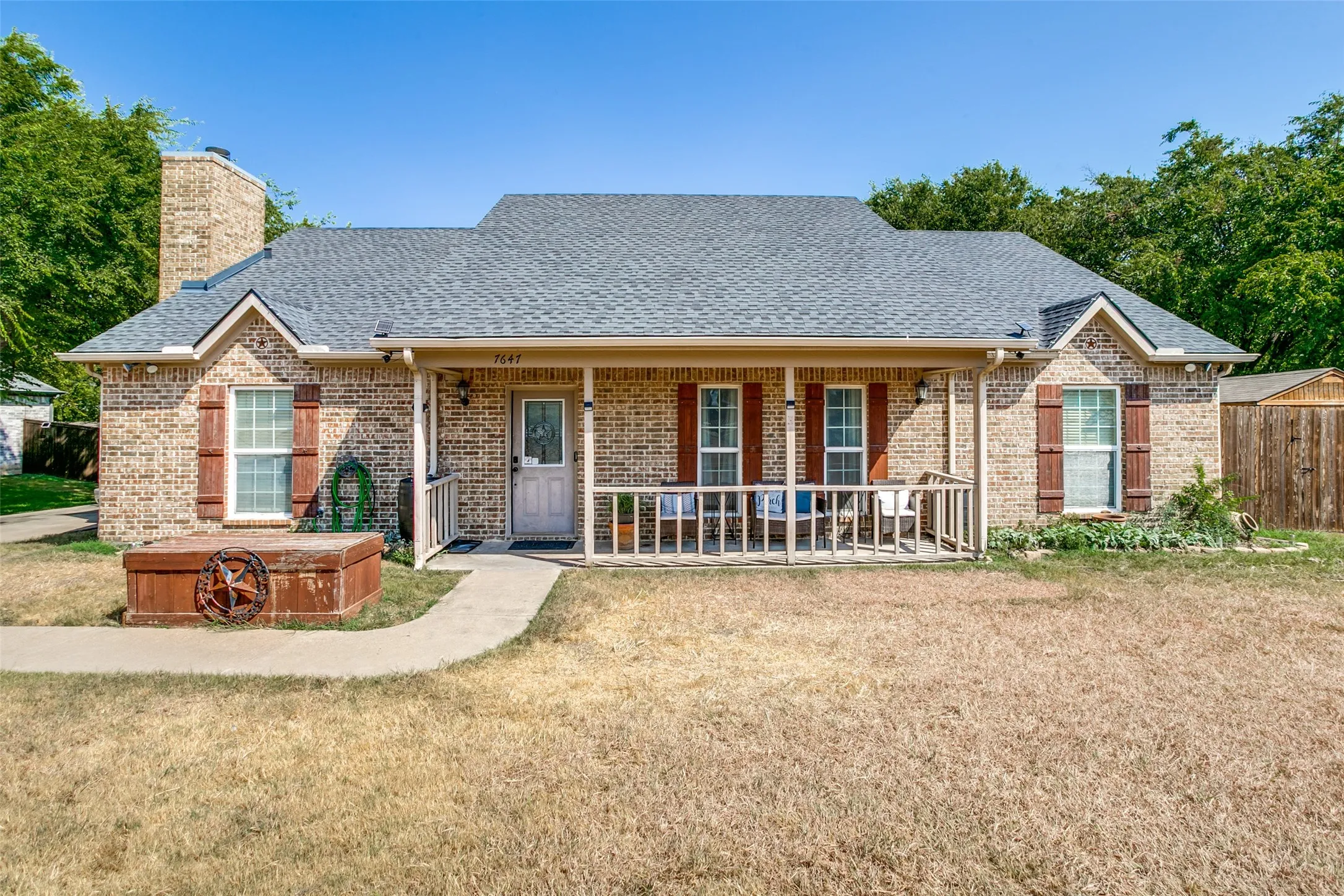 Single Family Residence For Sale in Tarrant County , 7647 Blanchard Way, Fort Worth, Texas 76126, 3 Bedroom, 2 Bathroom, Garage spaces, 2,105 Sqft, built in 2007, mls#21383982, Real Estate Agent in Fort Worth, Homes For Sale in Tarrant county, Homes For Sale in Fort Worth, Realtor in Fort Worth Texas, Real Estate Brokerage Independent Realty Texas, Luminita Cordes Realtor