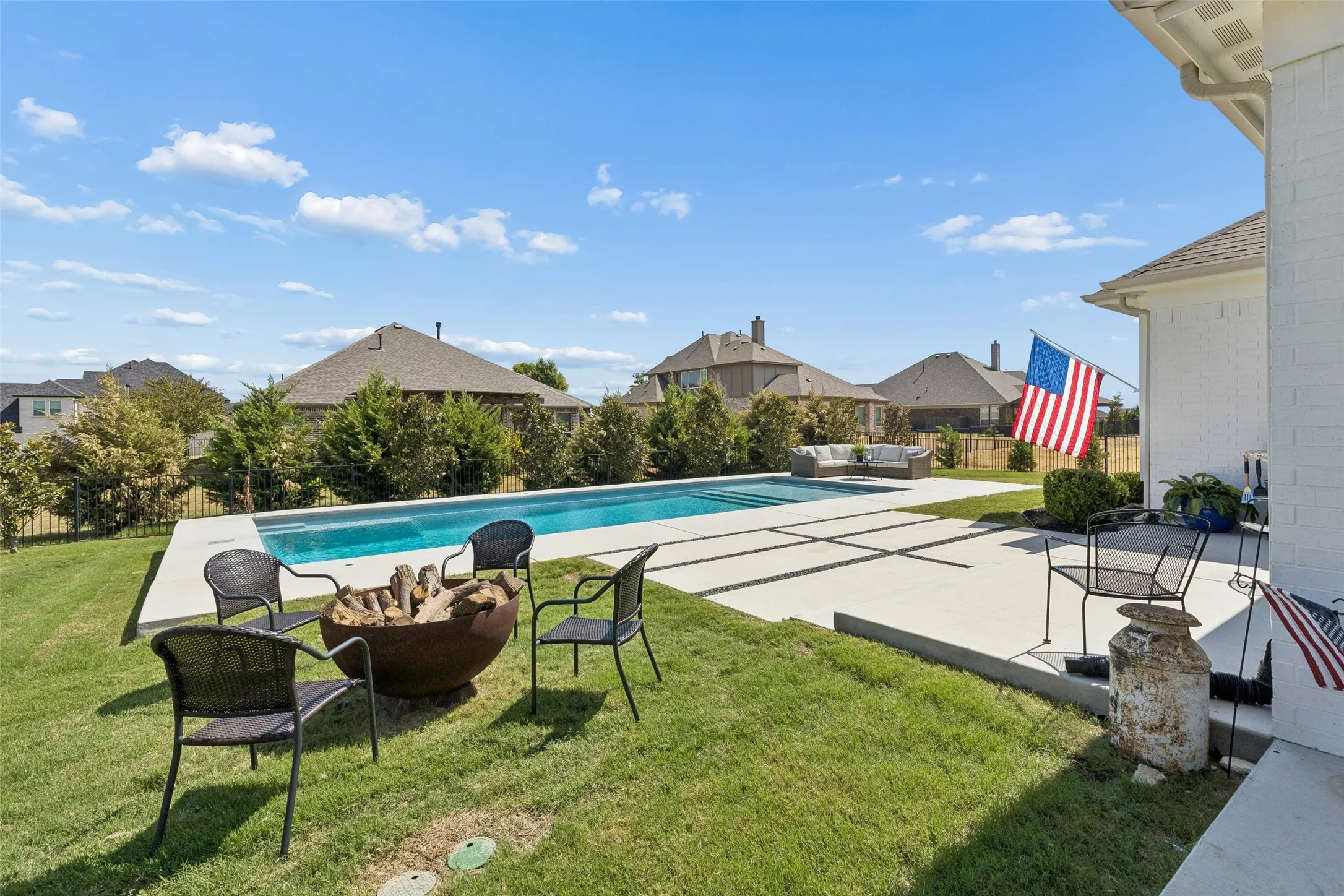 Single Family Residence For Sale in Grayson County , 1818 Turtle Creek Lane, Gunter, Texas 75058, 4 Bedroom, 3 Bathroom, 3 Garage spaces, 3,773 Sqft, built in 2017, mls#21384004, Real Estate Agent in Gunter, Homes For Sale in Grayson county, Homes For Sale in Gunter, Realtor in Gunter Texas, Real Estate Brokerage Independent Realty Texas, Luminita Cordes Realtor