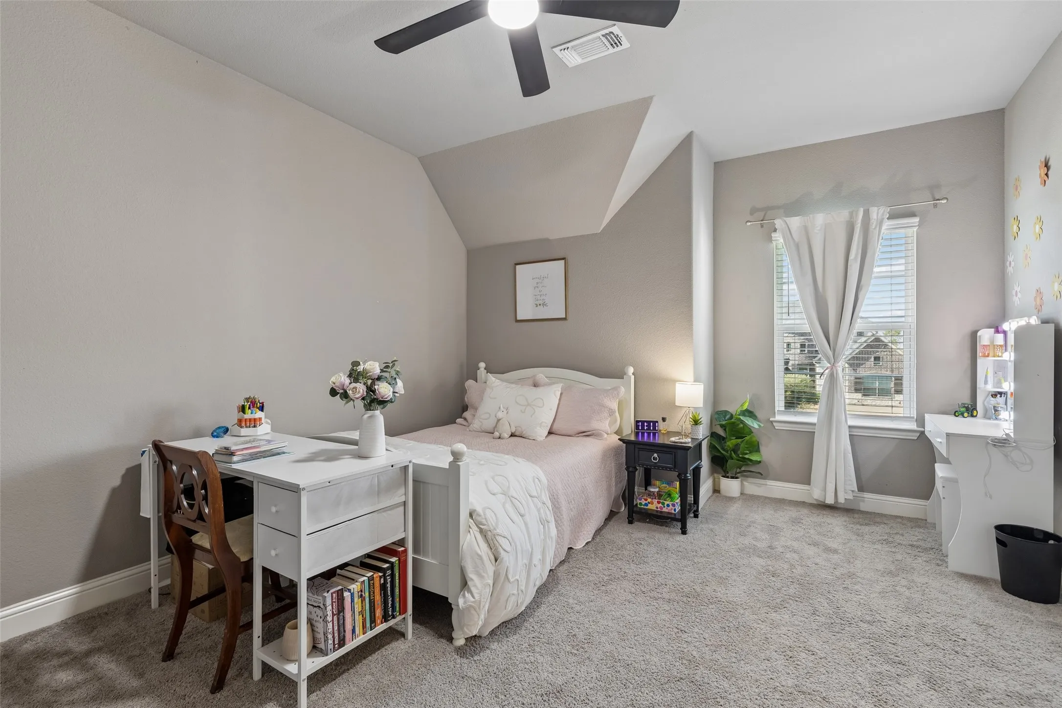 Single Family Residence For Sale in Grayson County , 1818 Turtle Creek Lane, Gunter, Texas 75058, 4 Bedroom, 3 Bathroom, 3 Garage spaces, 3,773 Sqft, built in 2017, mls#21384004, Real Estate Agent in Gunter, Homes For Sale in Grayson county, Homes For Sale in Gunter, Realtor in Gunter Texas, Real Estate Brokerage Independent Realty Texas, Luminita Cordes Realtor